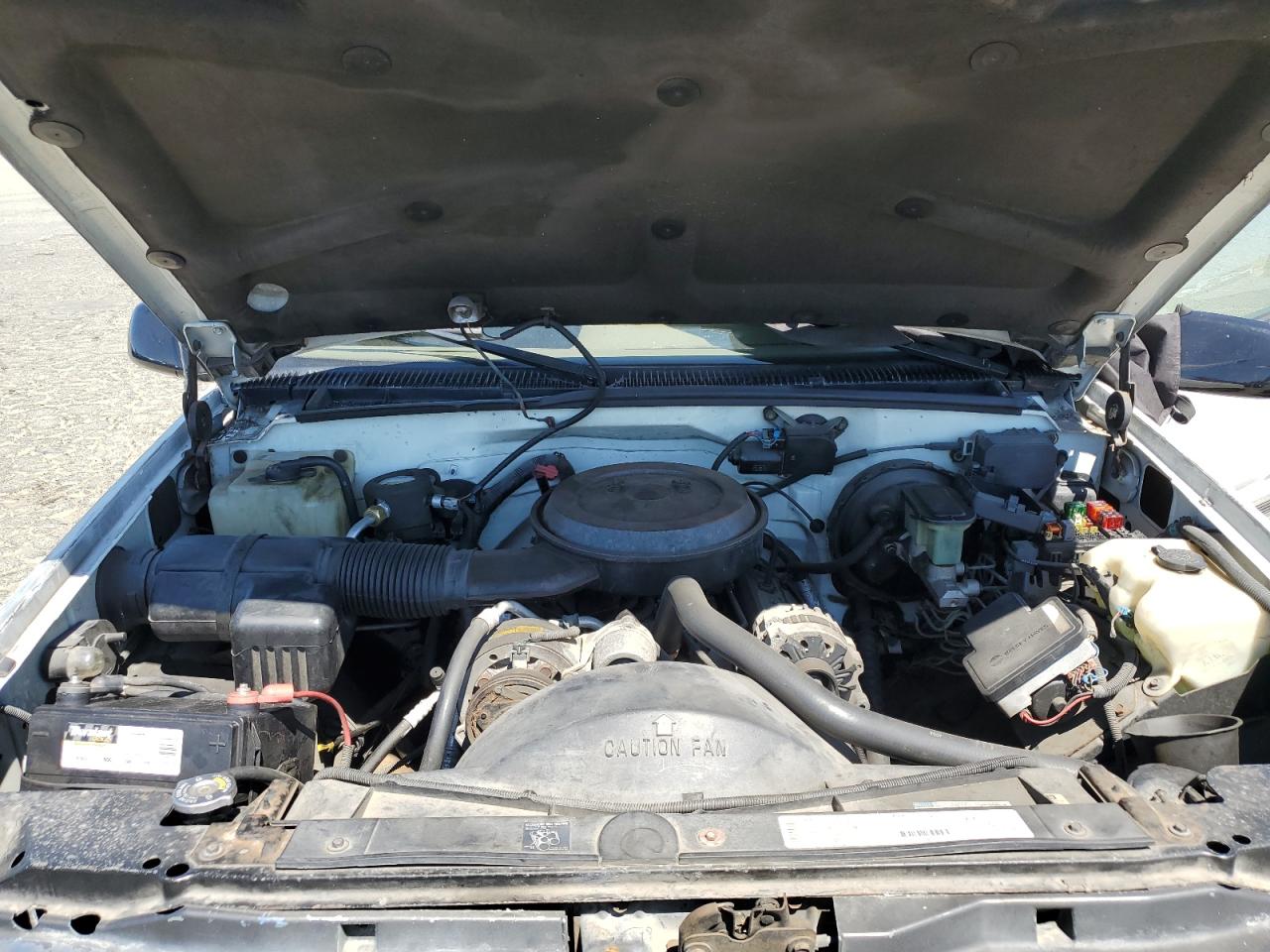 1995 Chevrolet Tahoe K1500 White vin: 1GNEK13K2SJ418115