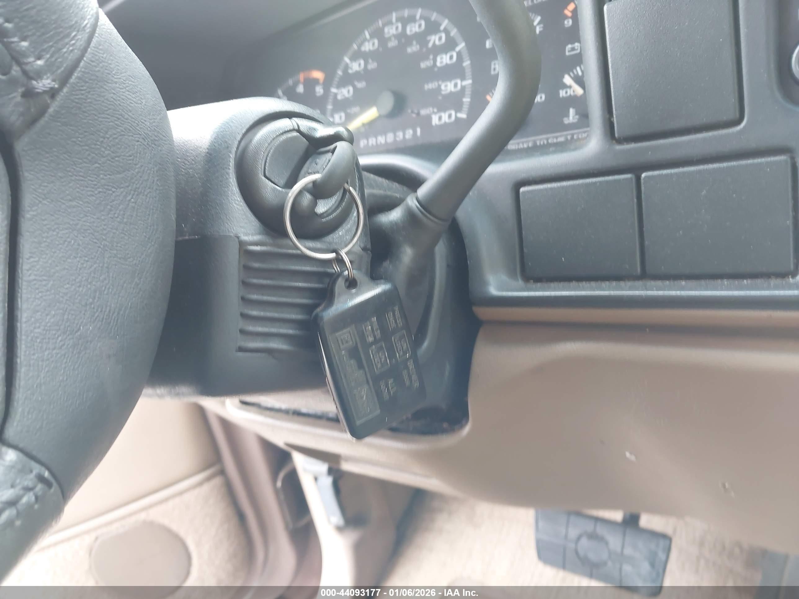1995 Chevrolet Tahoe K1500 Бежевый vin: 1GNEK13K3SJ423436