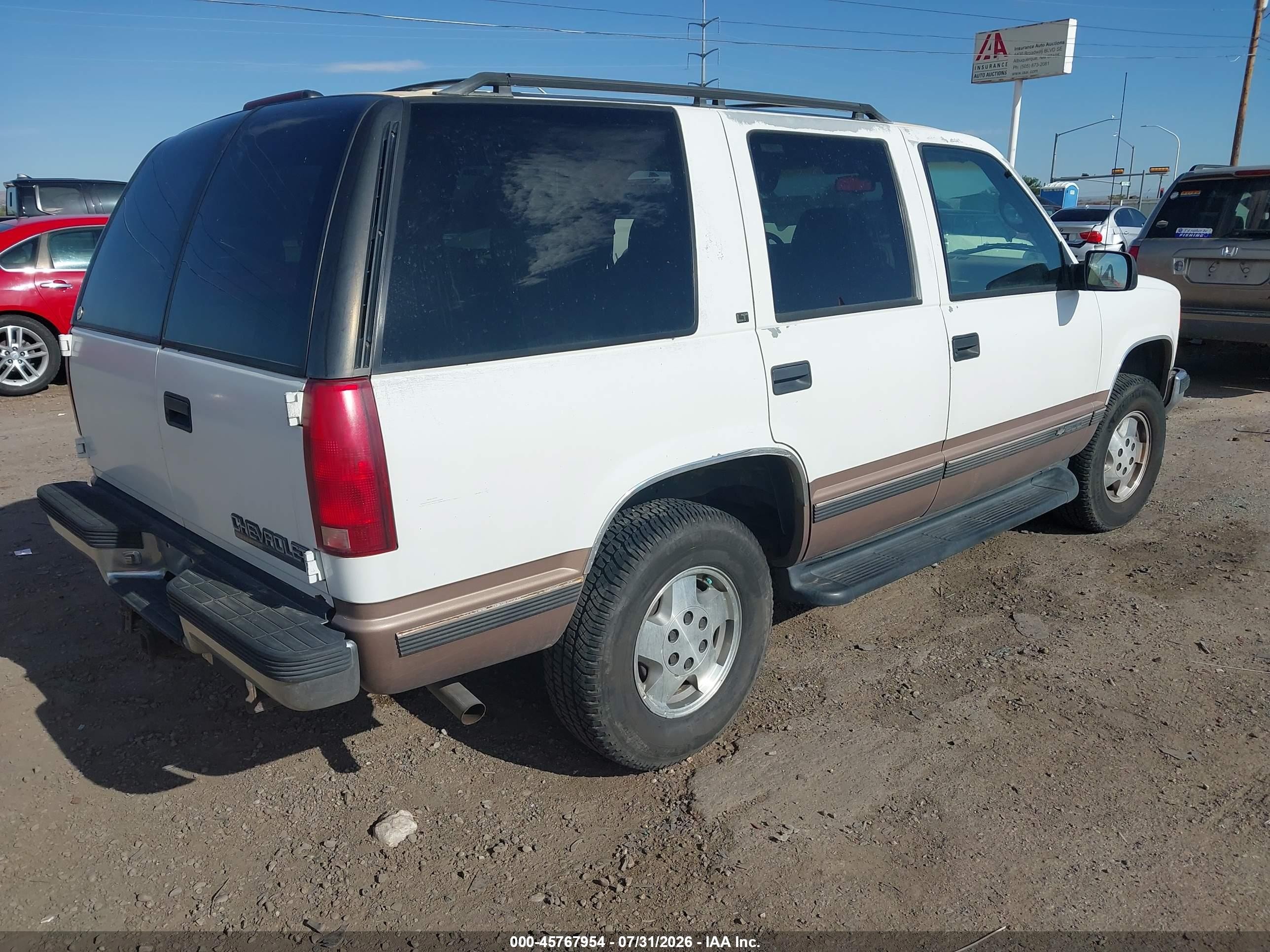 1995 Chevrolet Tahoe K1500 White vin: 1GNEK13K4SJ433487