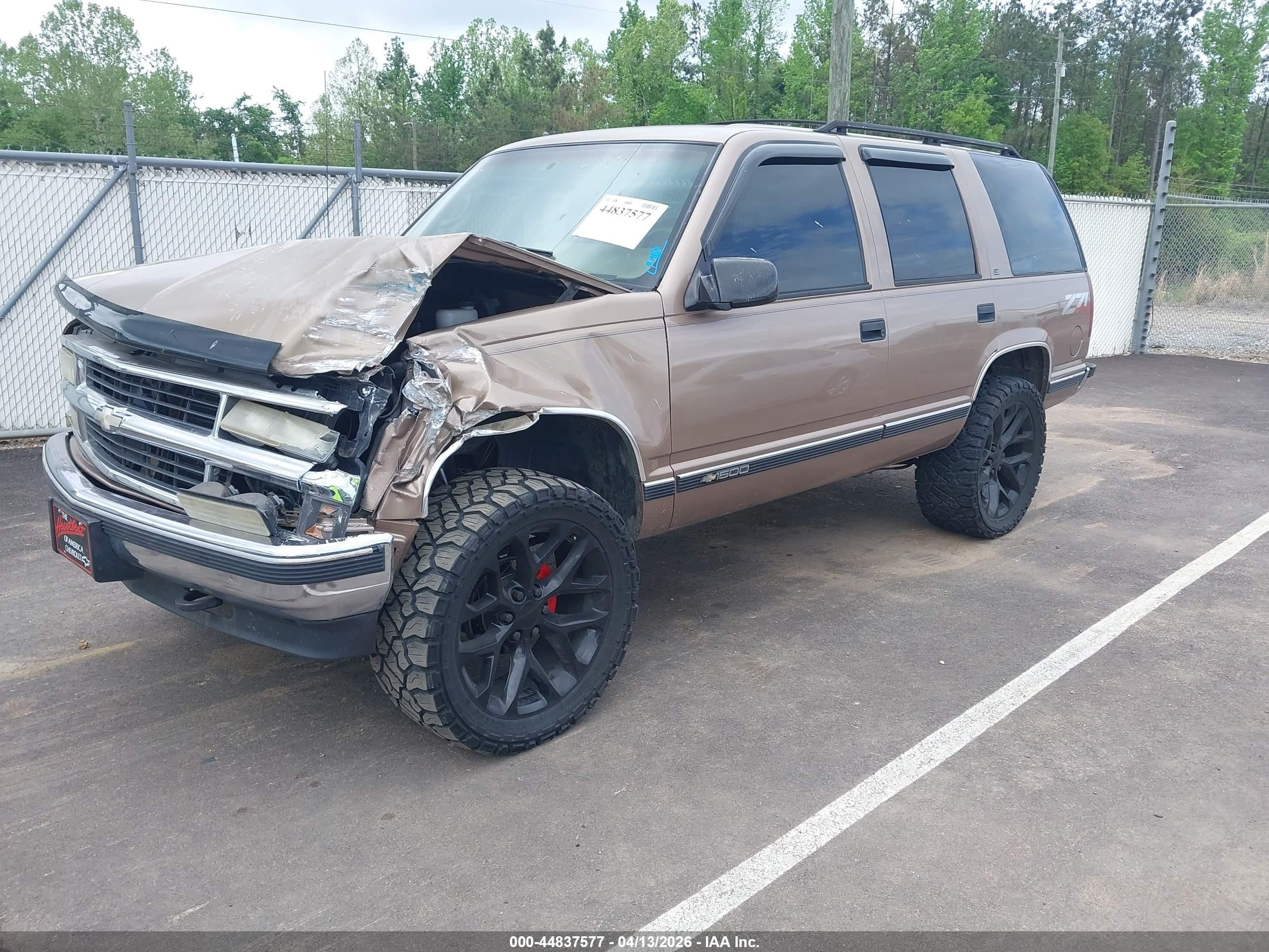 1995 Chevrolet Tahoe K1500 Gold vin: 1GNEK13K5SJ430906