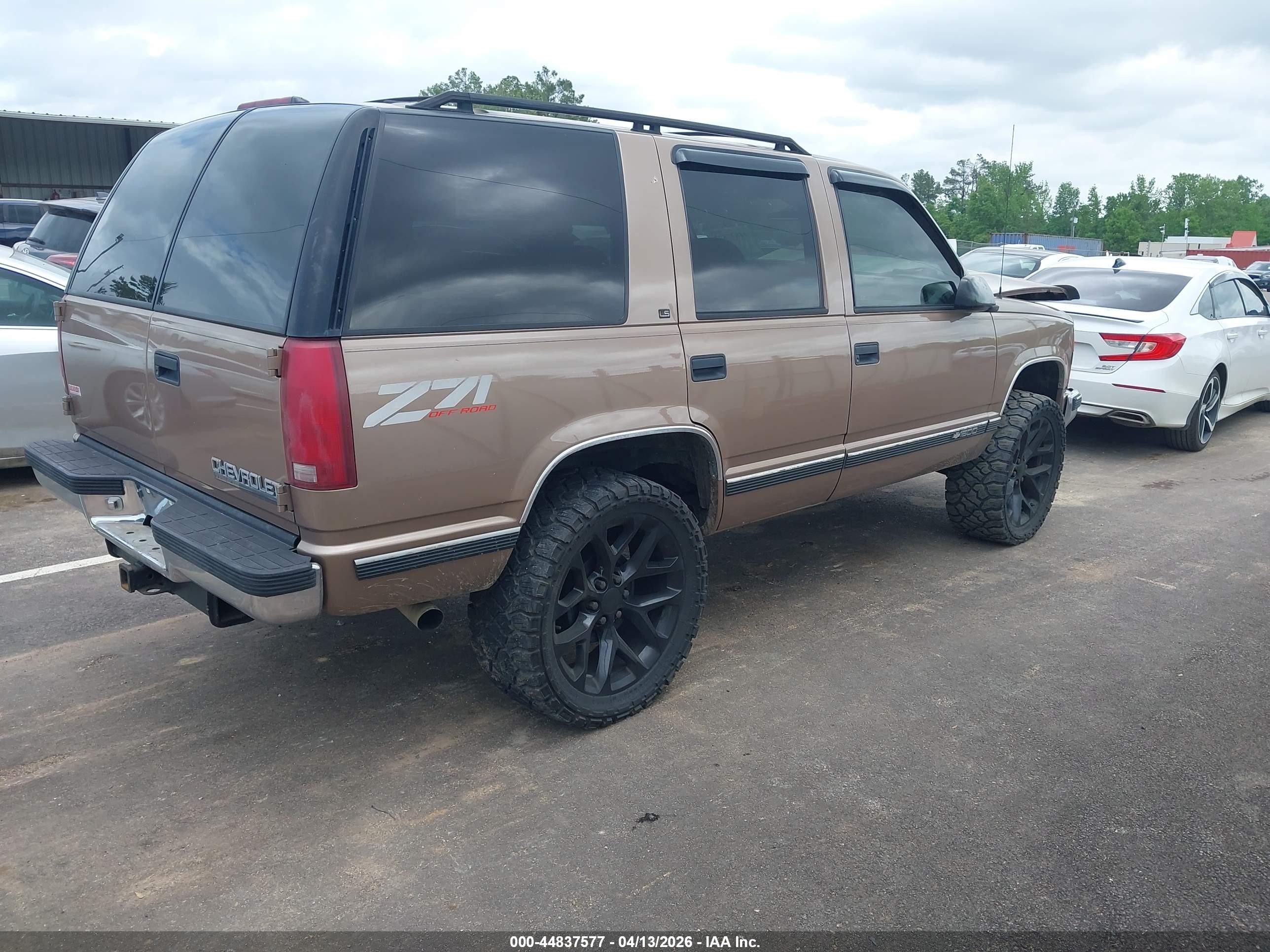 1995 Chevrolet Tahoe K1500 Gold vin: 1GNEK13K5SJ430906