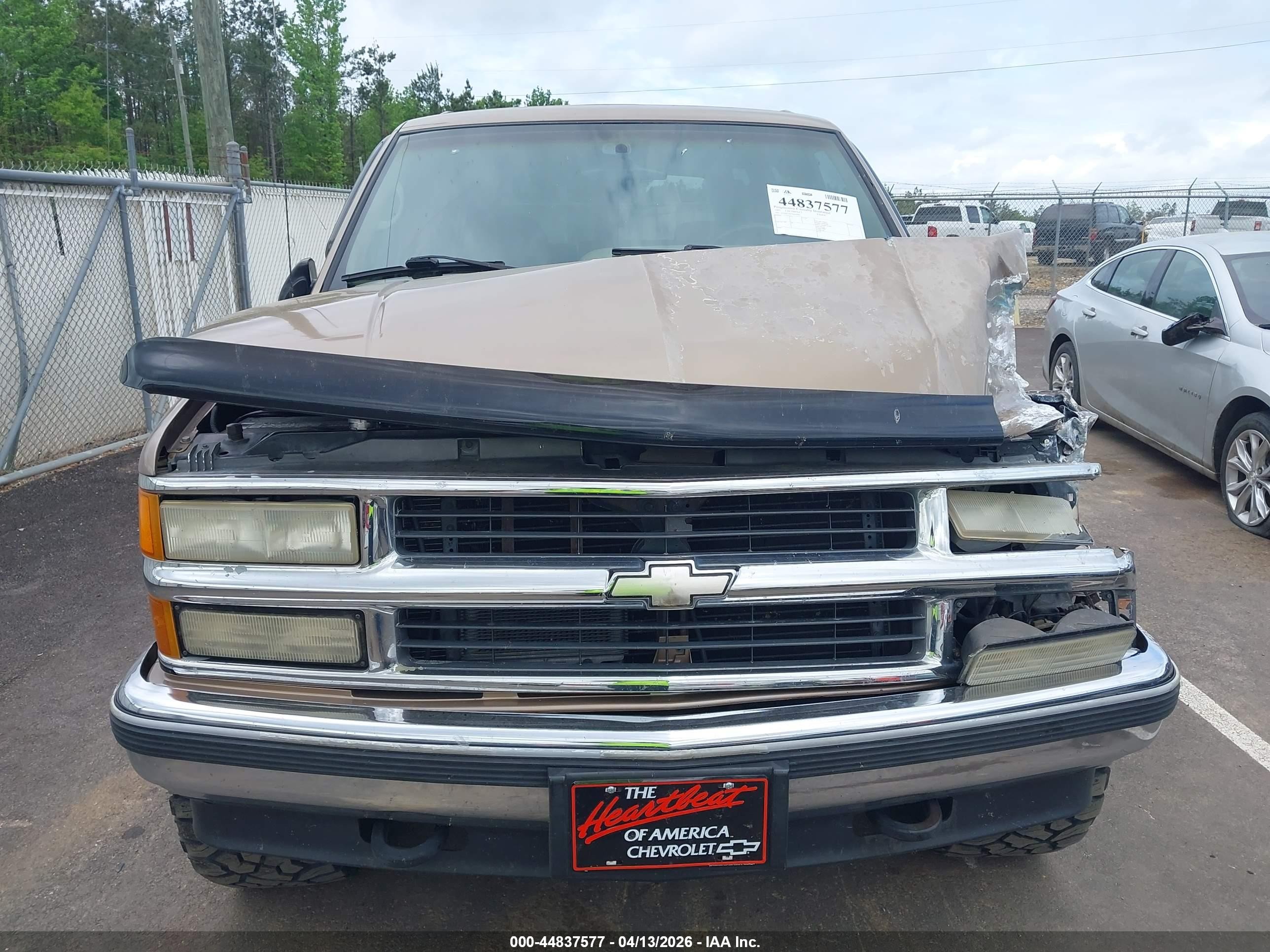 1995 Chevrolet Tahoe K1500 Gold vin: 1GNEK13K5SJ430906