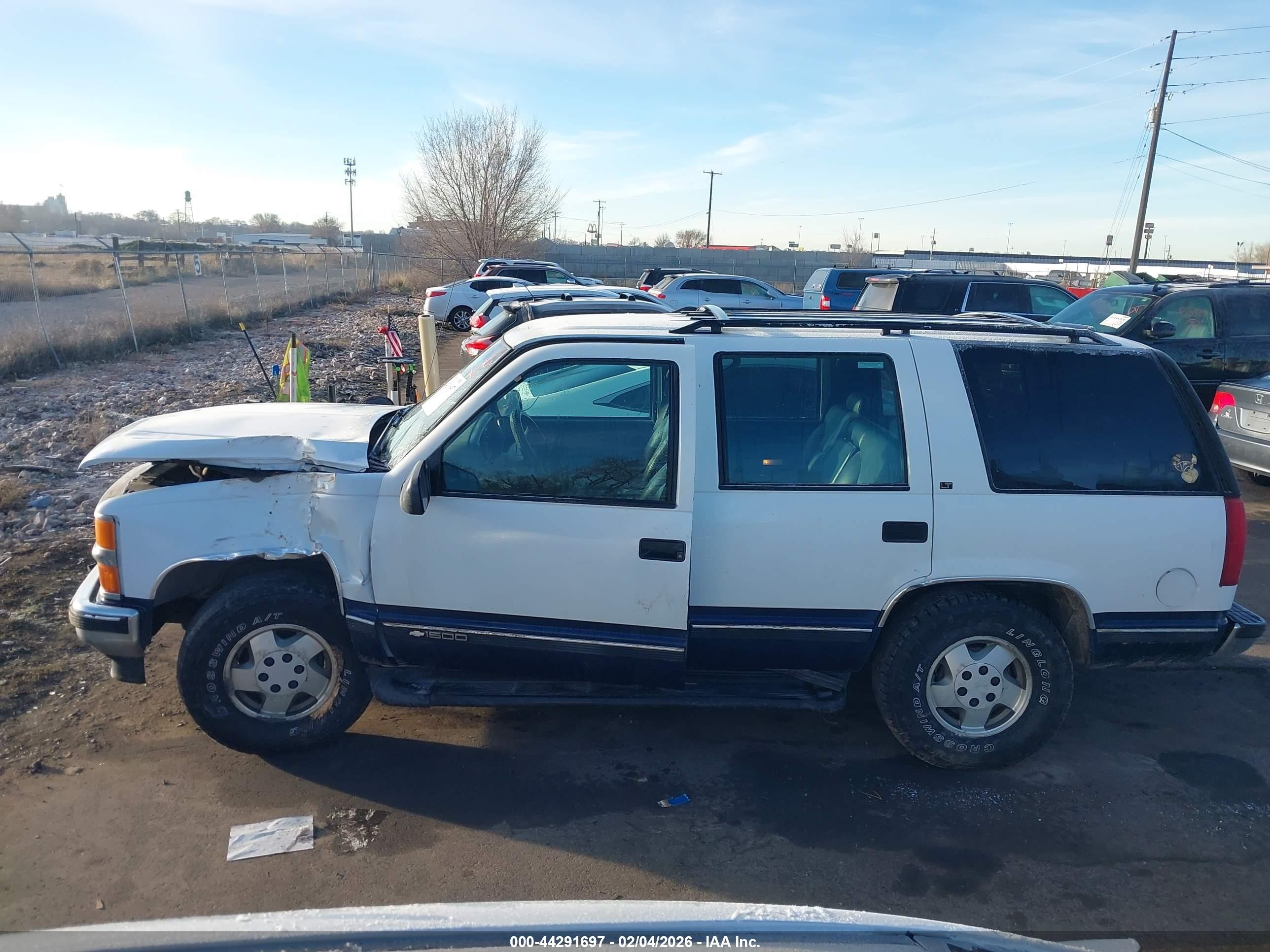 1995 Chevrolet Tahoe K1500 White vin: 1GNEK13K7SJ449246