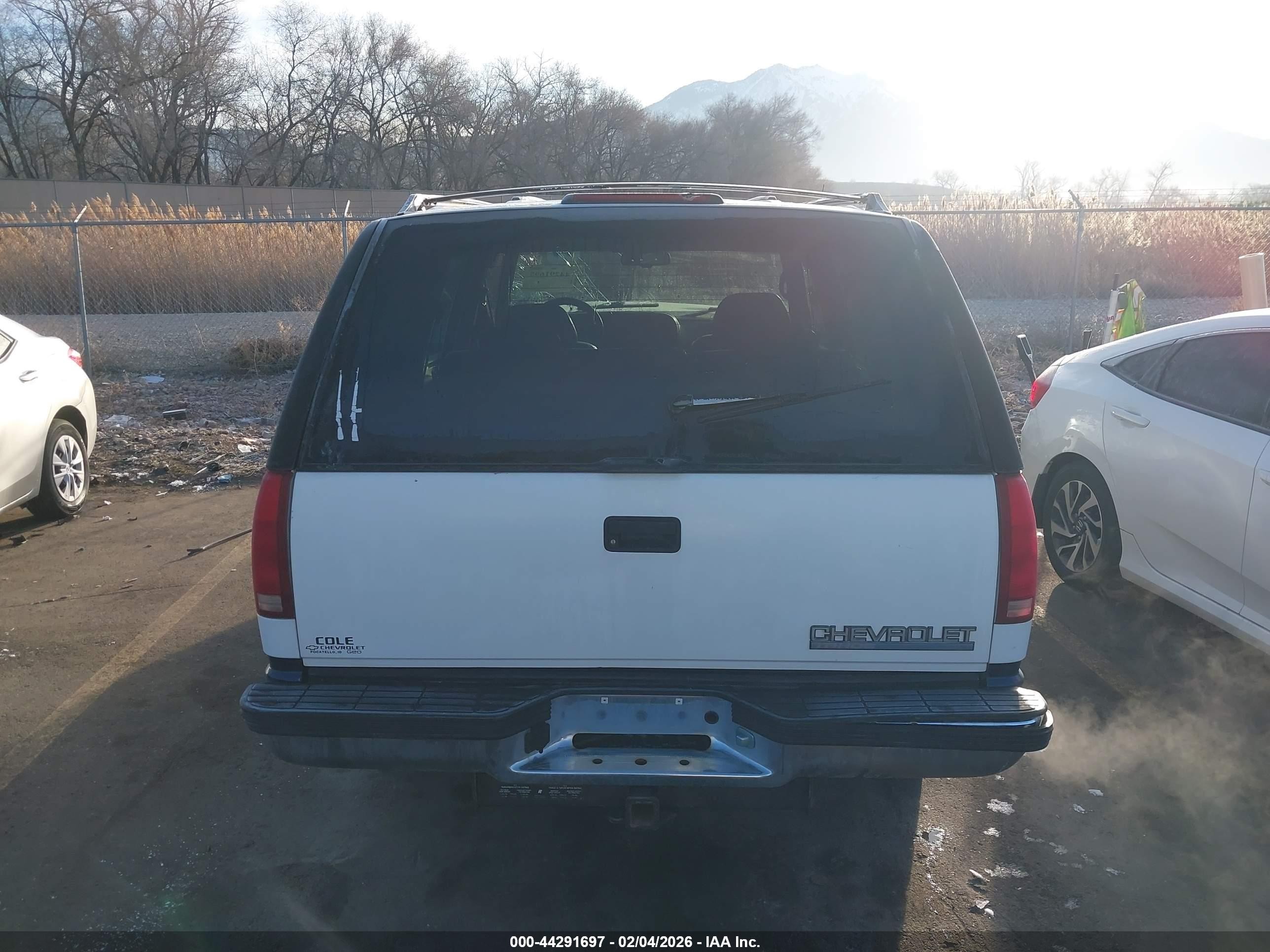 1995 Chevrolet Tahoe K1500 White vin: 1GNEK13K7SJ449246