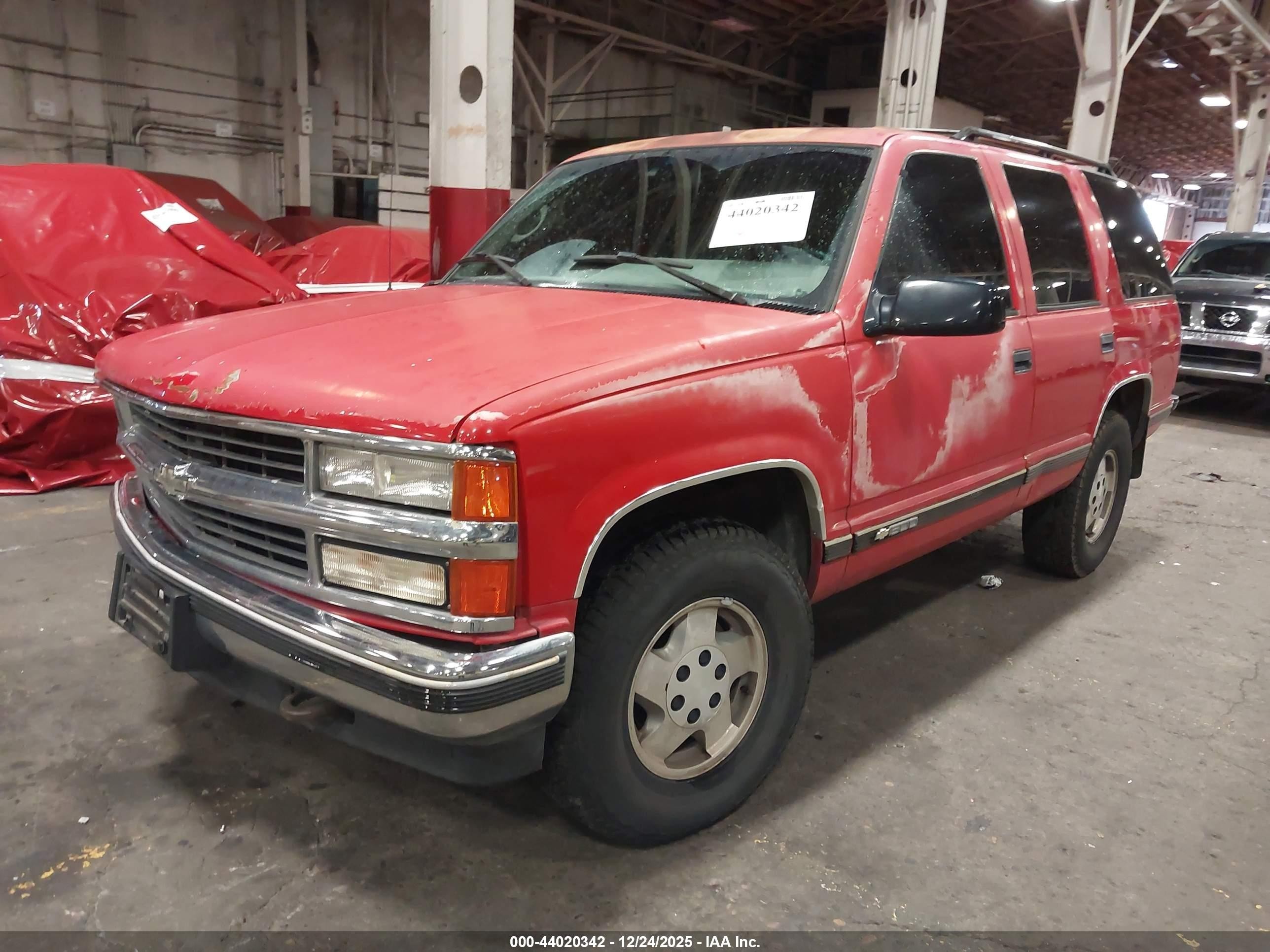 1995 Chevrolet Tahoe K1500 Red vin: 1GNEK13K8SJ414103