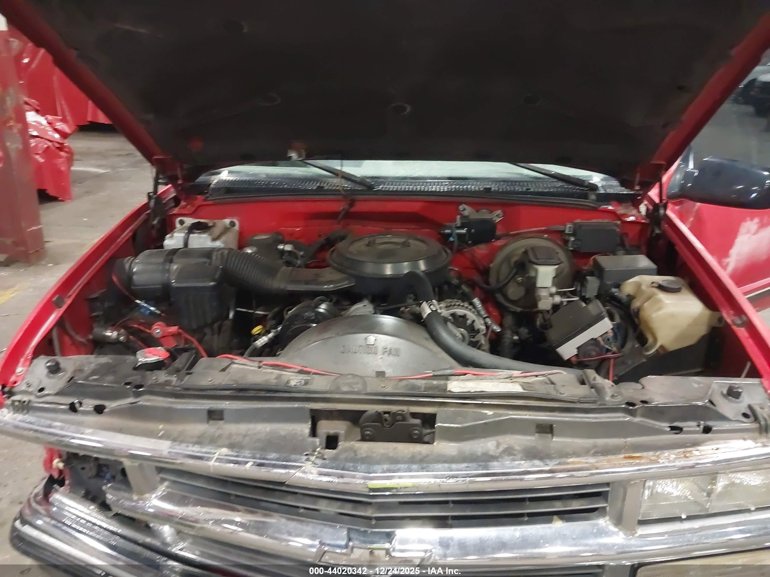 1995 Chevrolet Tahoe K1500 Red vin: 1GNEK13K8SJ414103