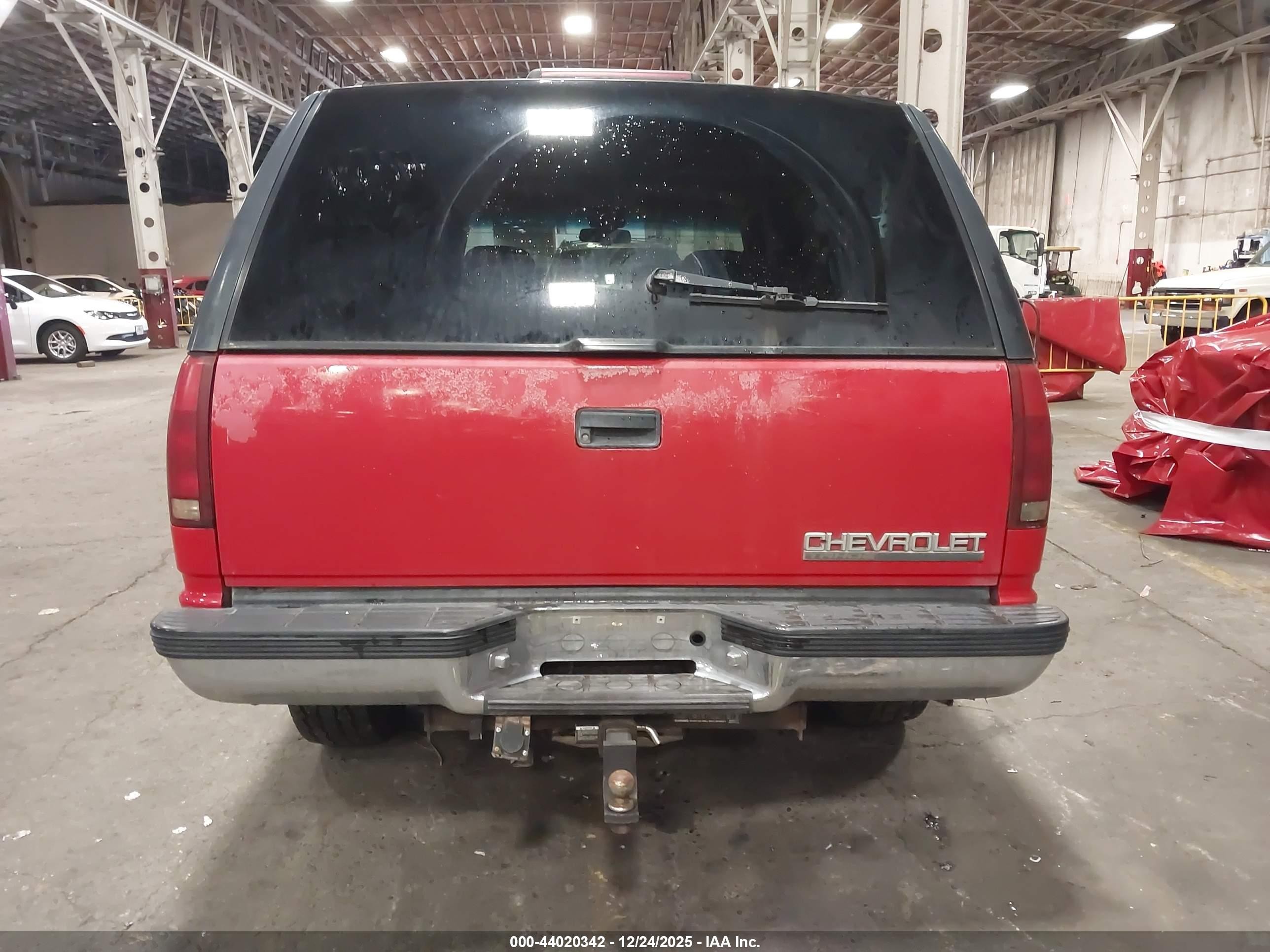 1995 Chevrolet Tahoe K1500 Red vin: 1GNEK13K8SJ414103