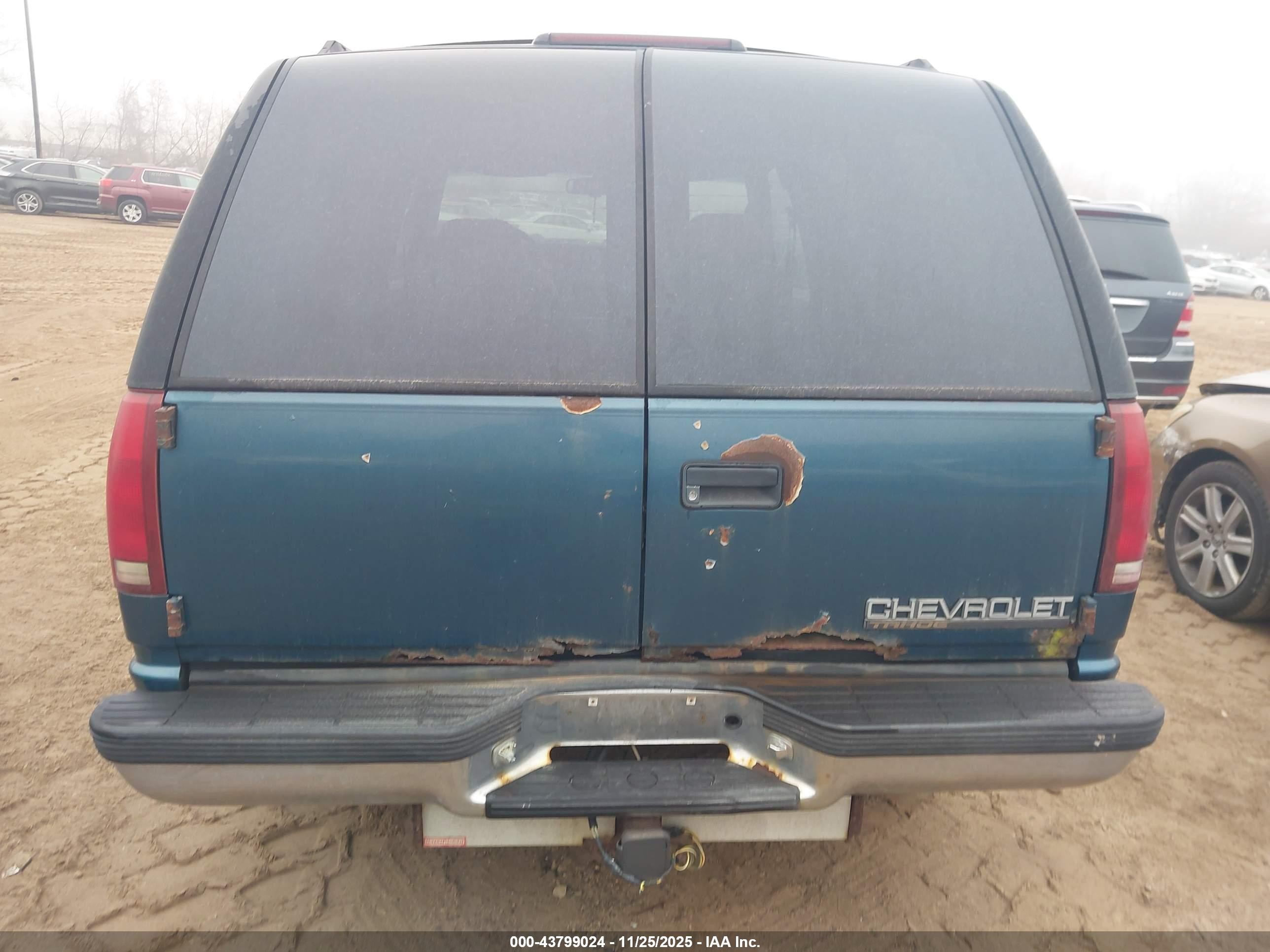1995 Chevrolet Tahoe K1500 Blue vin: 1GNEK13K8SJ444637