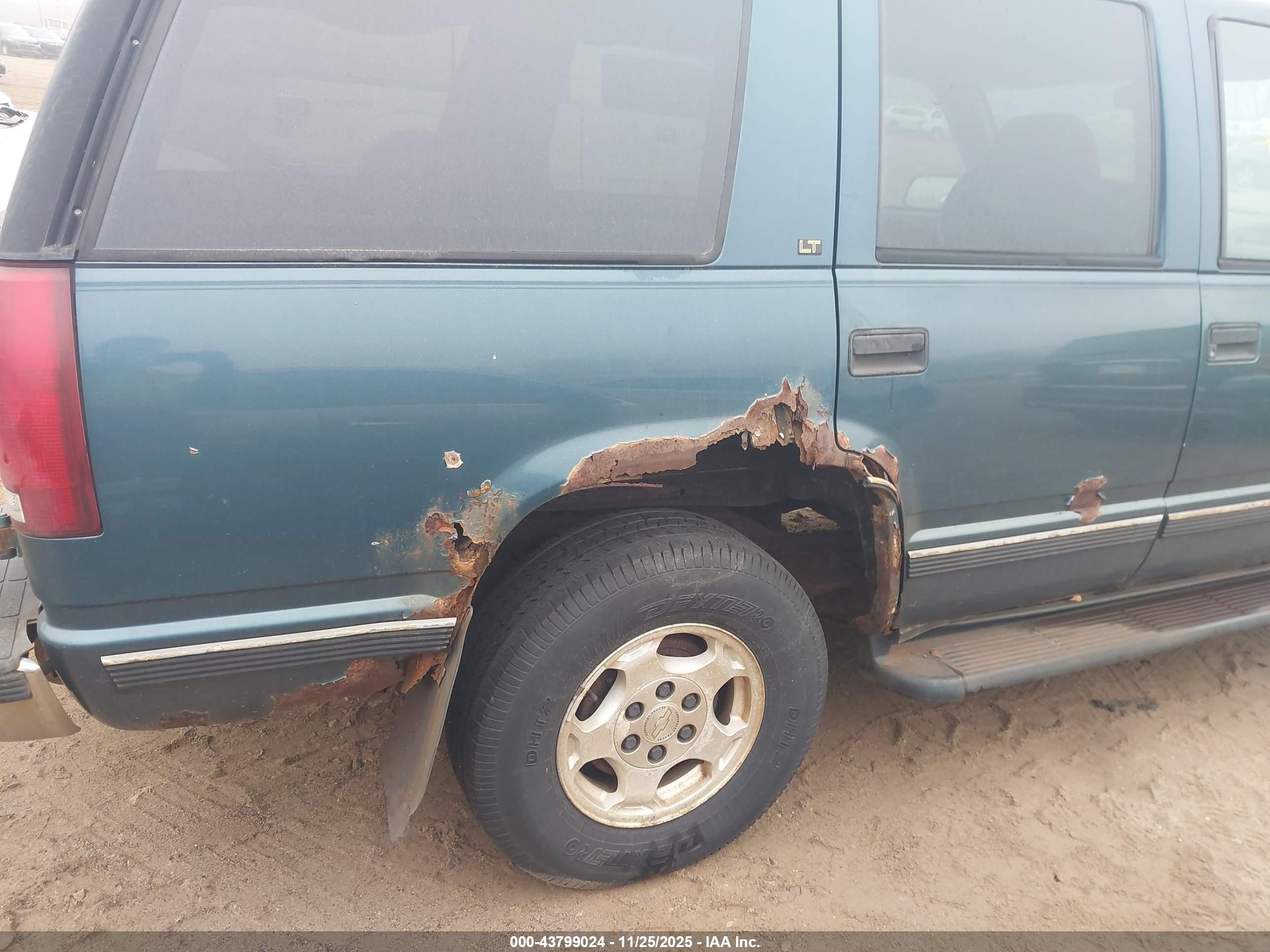 1995 Chevrolet Tahoe K1500 Blue vin: 1GNEK13K8SJ444637