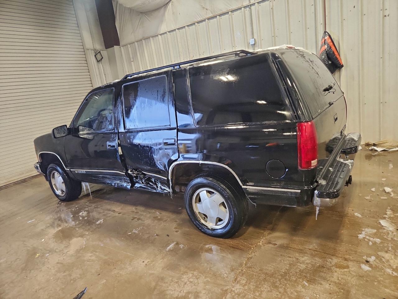 1996 Chevrolet Tahoe K1500 Black vin: 1GNEK13R0TJ369866