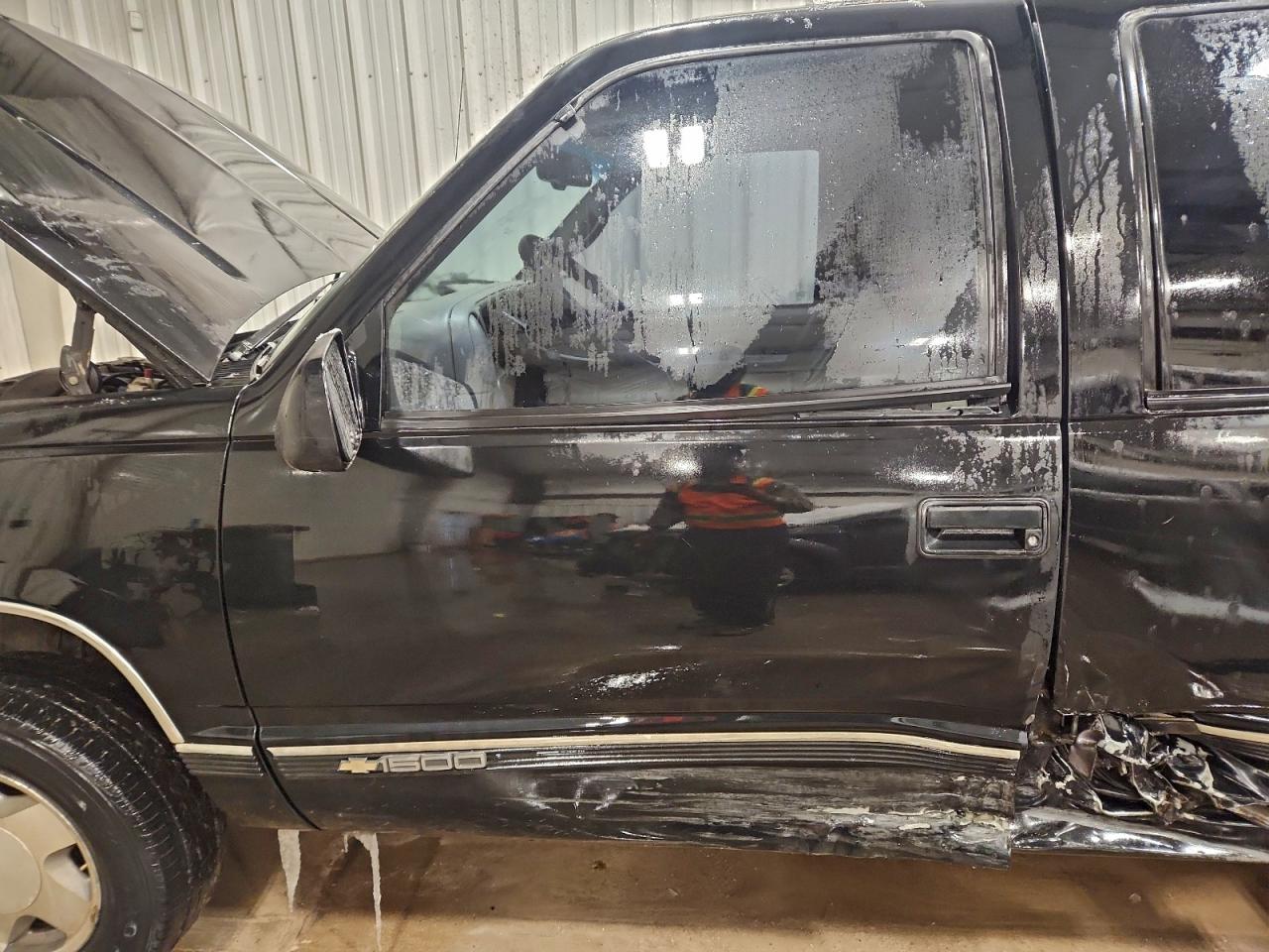1996 Chevrolet Tahoe K1500 Black vin: 1GNEK13R0TJ369866