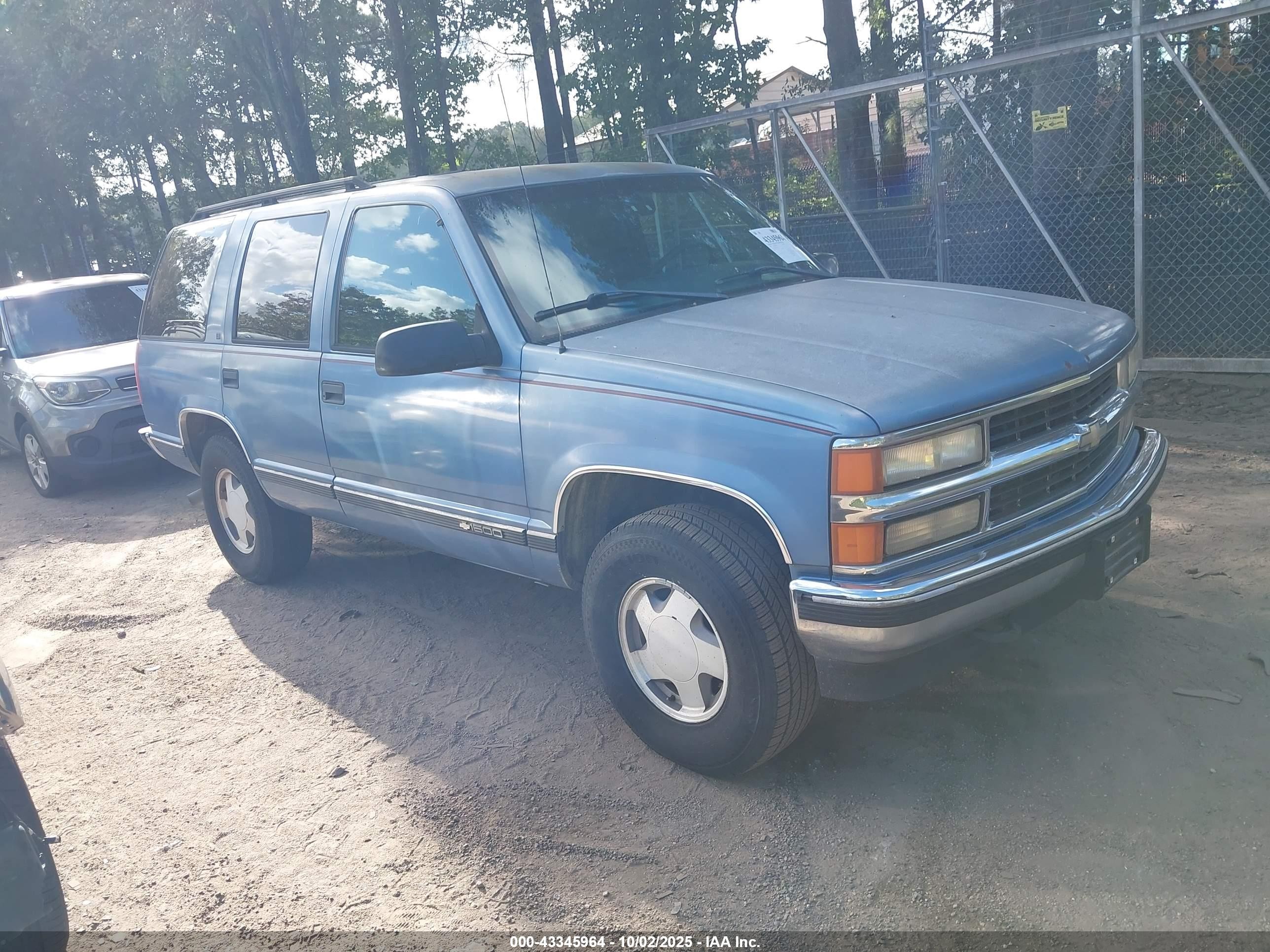 1996 Chevrolet Tahoe K1500 Синий vin: 1GNEK13R0TJ422436