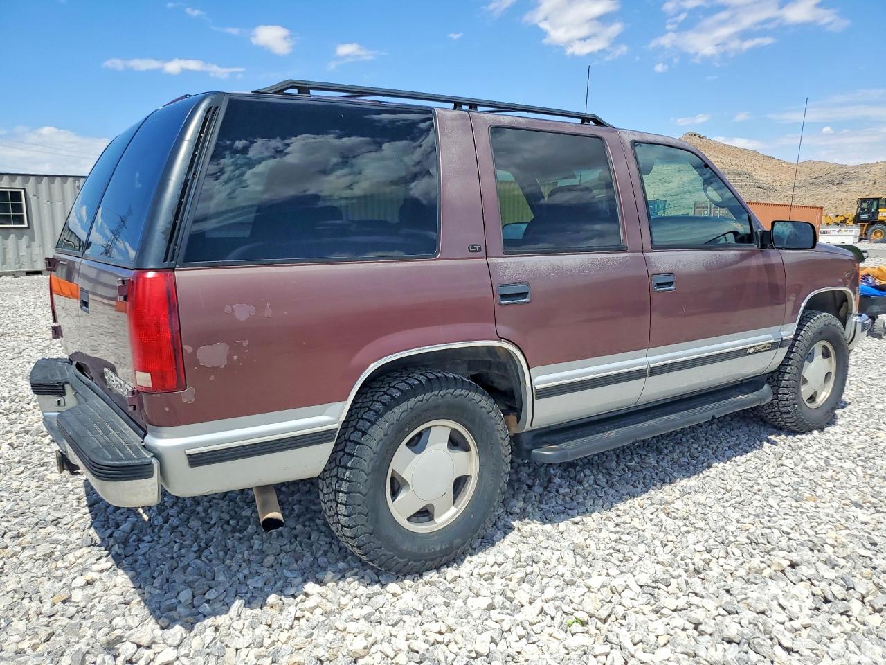 1997 Chevrolet Tahoe K1500 Burgundy vin: 1GNEK13R0VJ408233