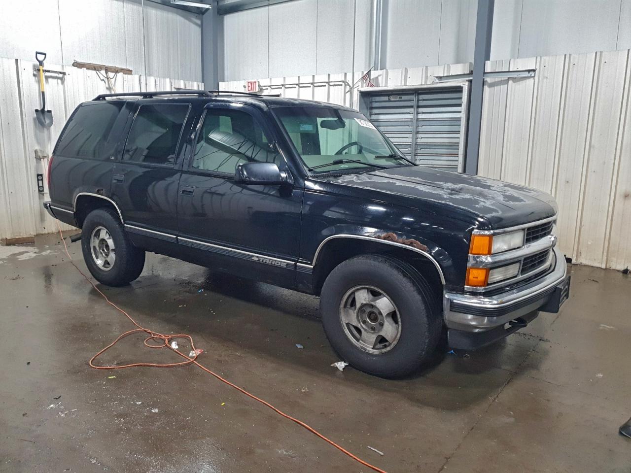 1999 Chevrolet Tahoe K1500 Black vin: 1GNEK13R0XJ564517
