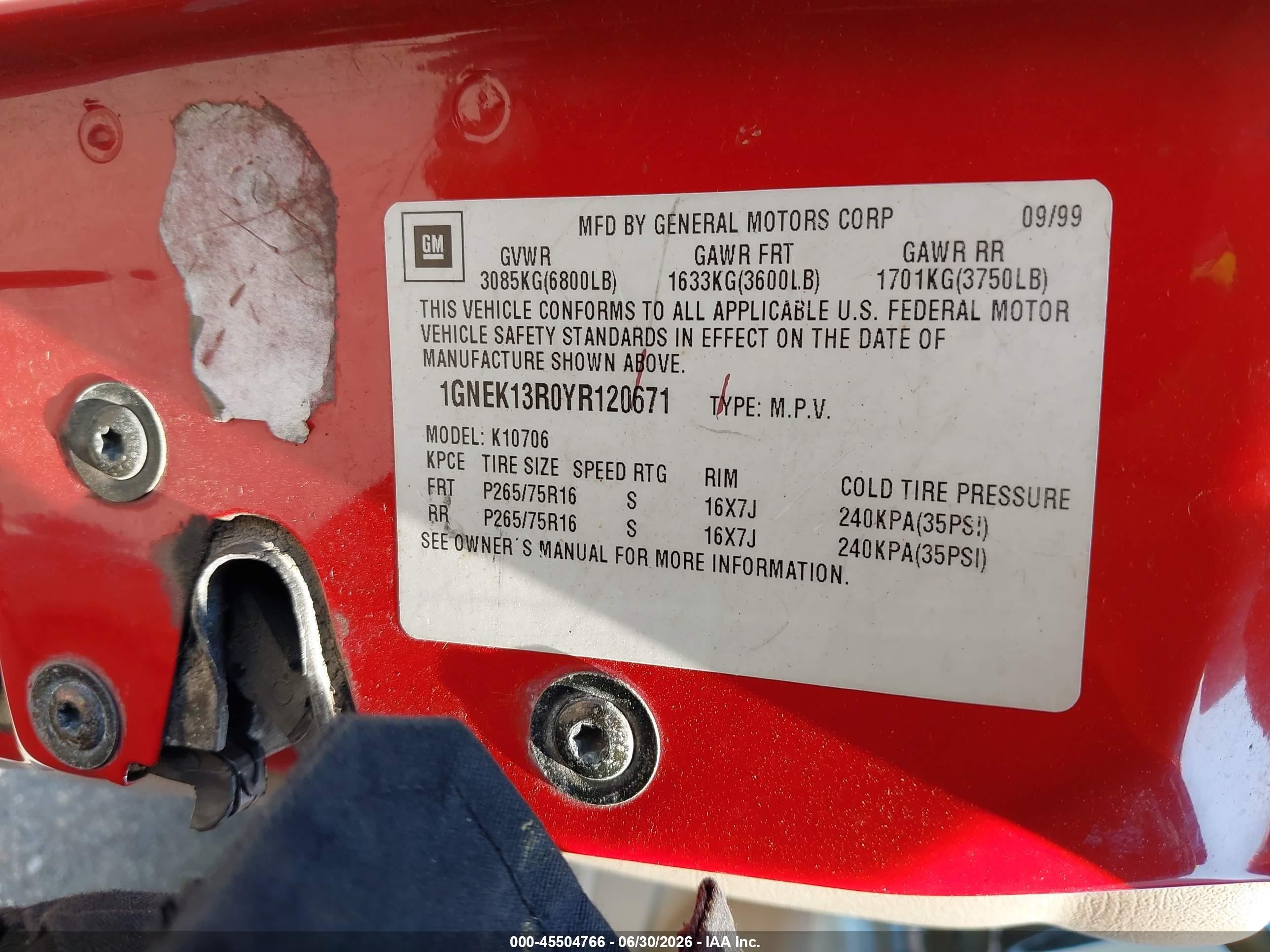 2000 Chevrolet Tahoe Z71 Red vin: 1GNEK13R0YR120671