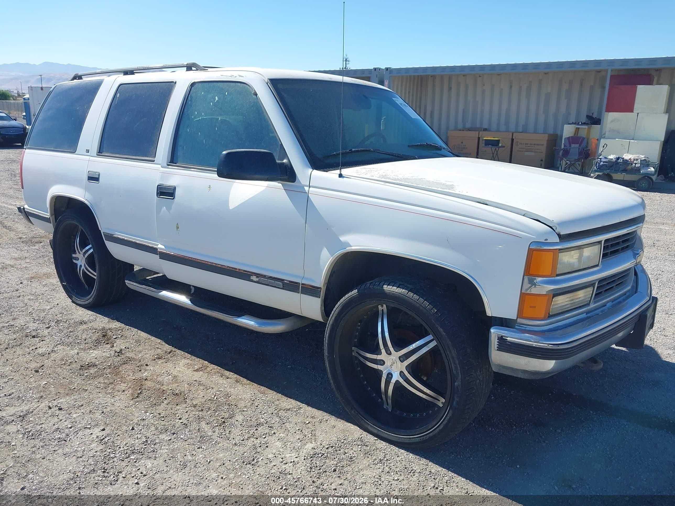 1996 Chevrolet Tahoe K1500 Белый vin: 1GNEK13R1TJ355121