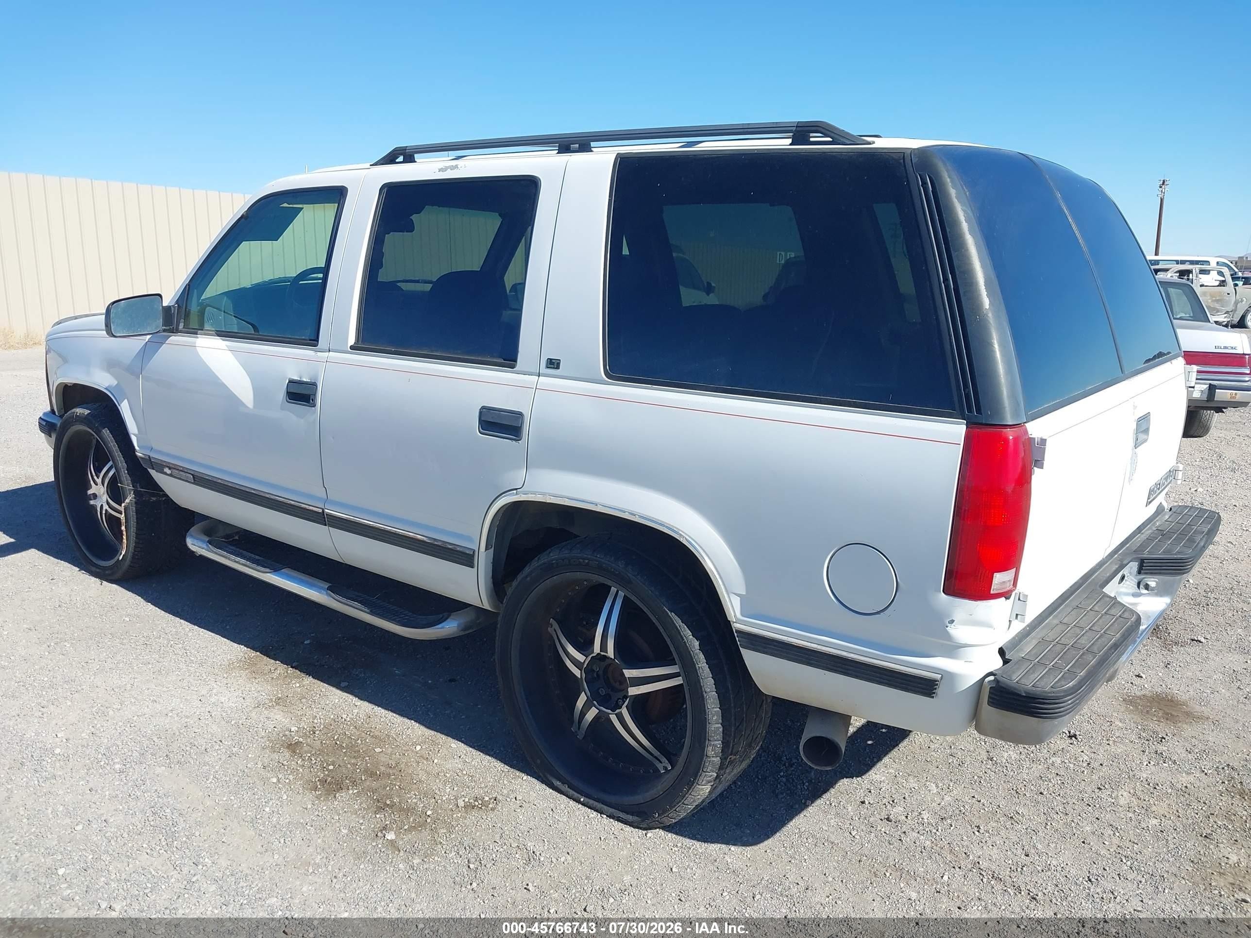 1996 Chevrolet Tahoe K1500 White vin: 1GNEK13R1TJ355121