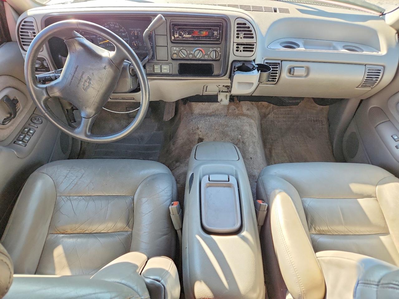1996 Chevrolet Tahoe K1500 Red vin: 1GNEK13R1TJ415494