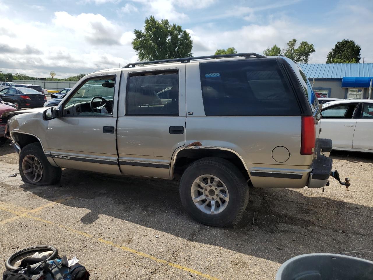 1998 Chevrolet Tahoe K1500 Silver vin: 1GNEK13R1WJ345984