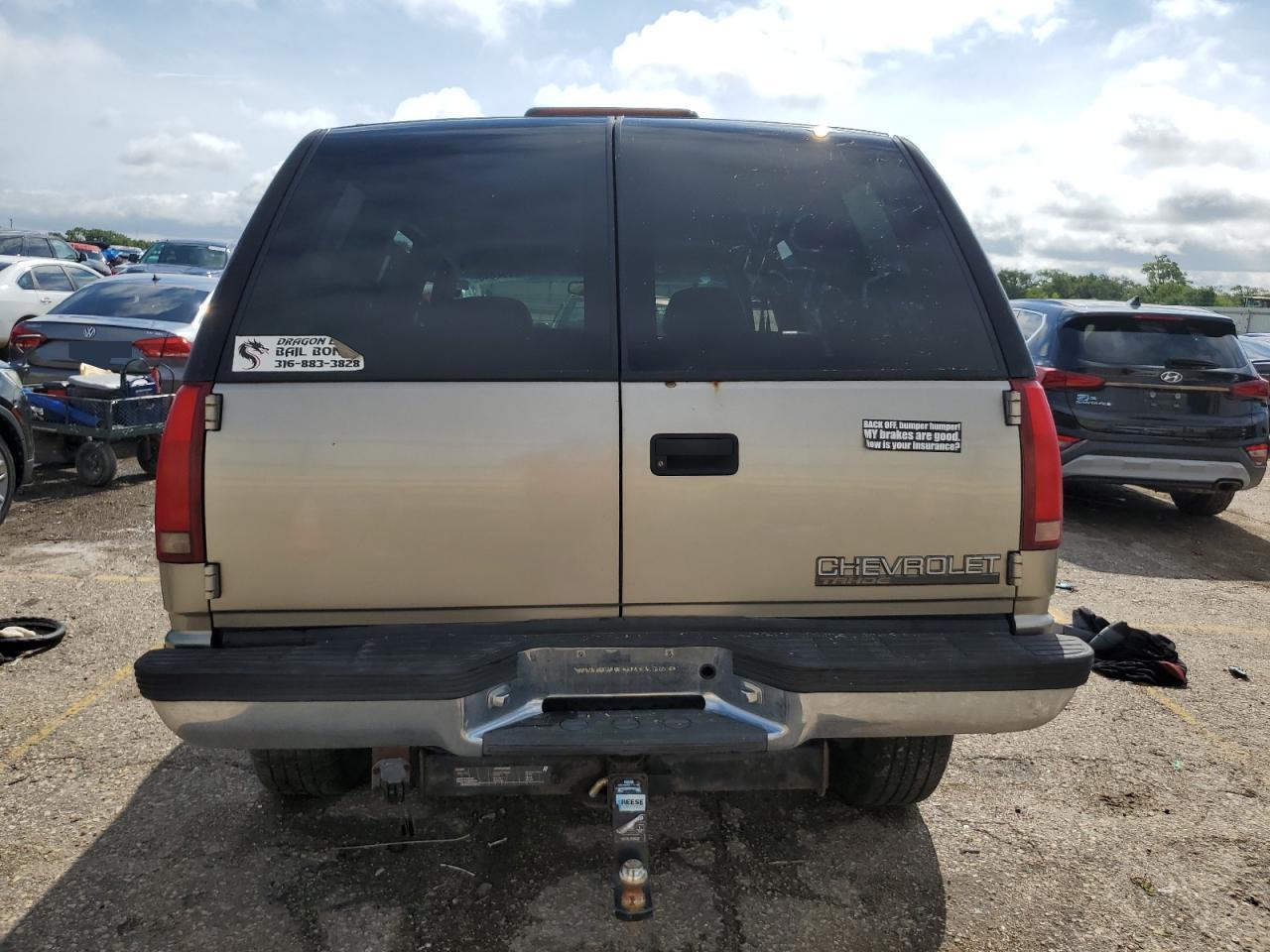 1998 Chevrolet Tahoe K1500 Silver vin: 1GNEK13R1WJ345984