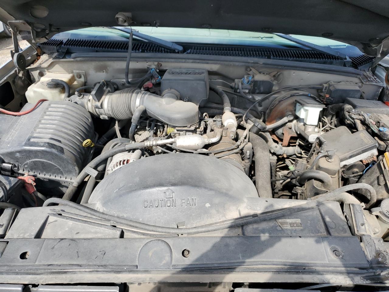 1998 Chevrolet Tahoe K1500 Silver vin: 1GNEK13R1WJ345984
