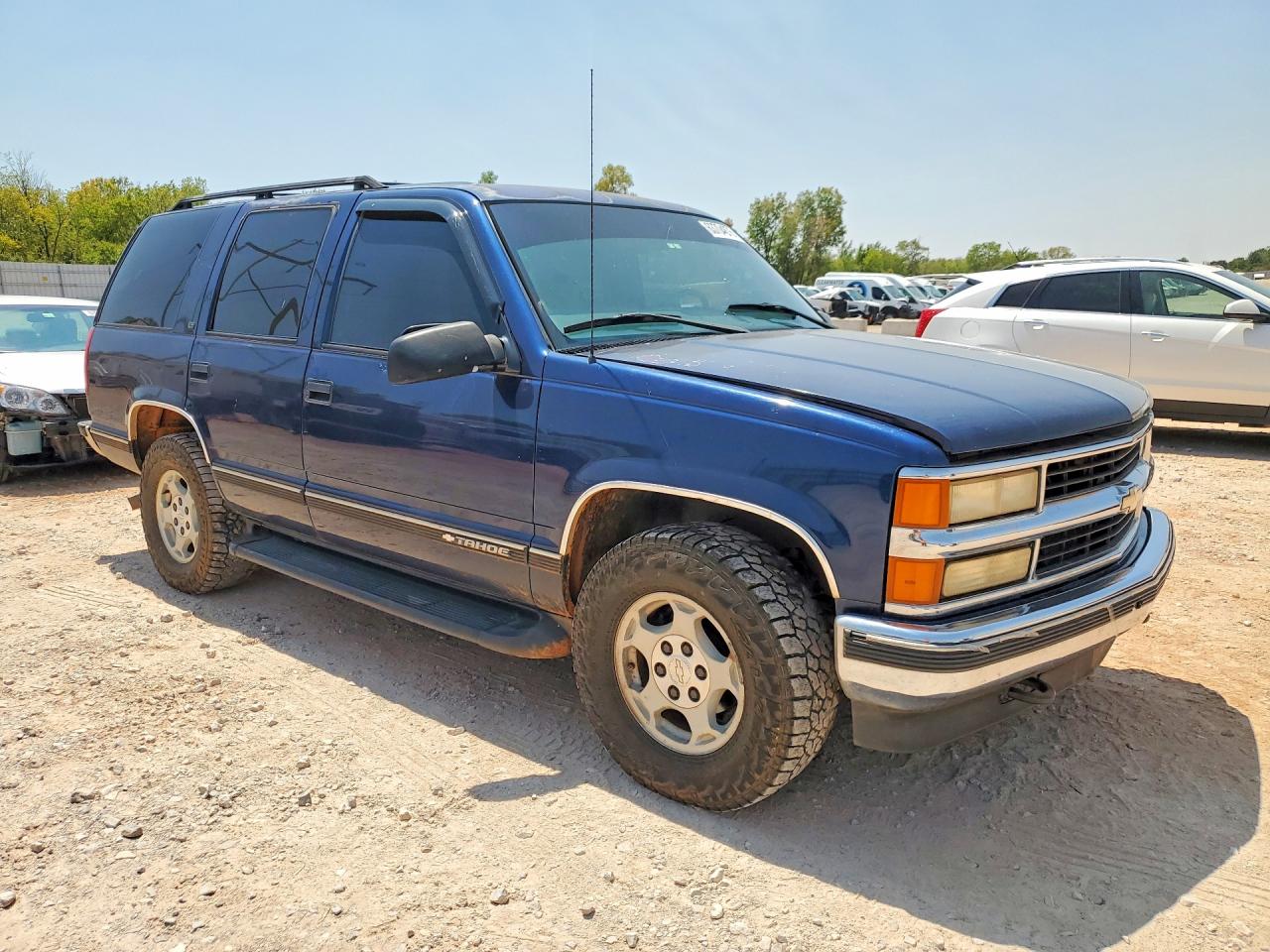1999 Chevrolet Tahoe K1500 Blue vin: 1GNEK13R1XJ452812