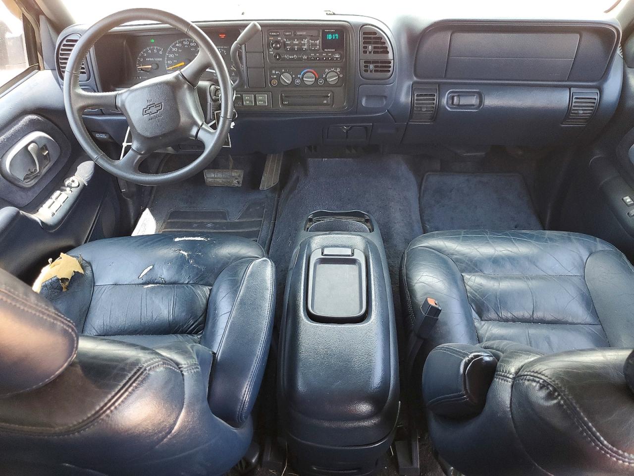 1999 Chevrolet Tahoe K1500 Blue vin: 1GNEK13R1XJ452812