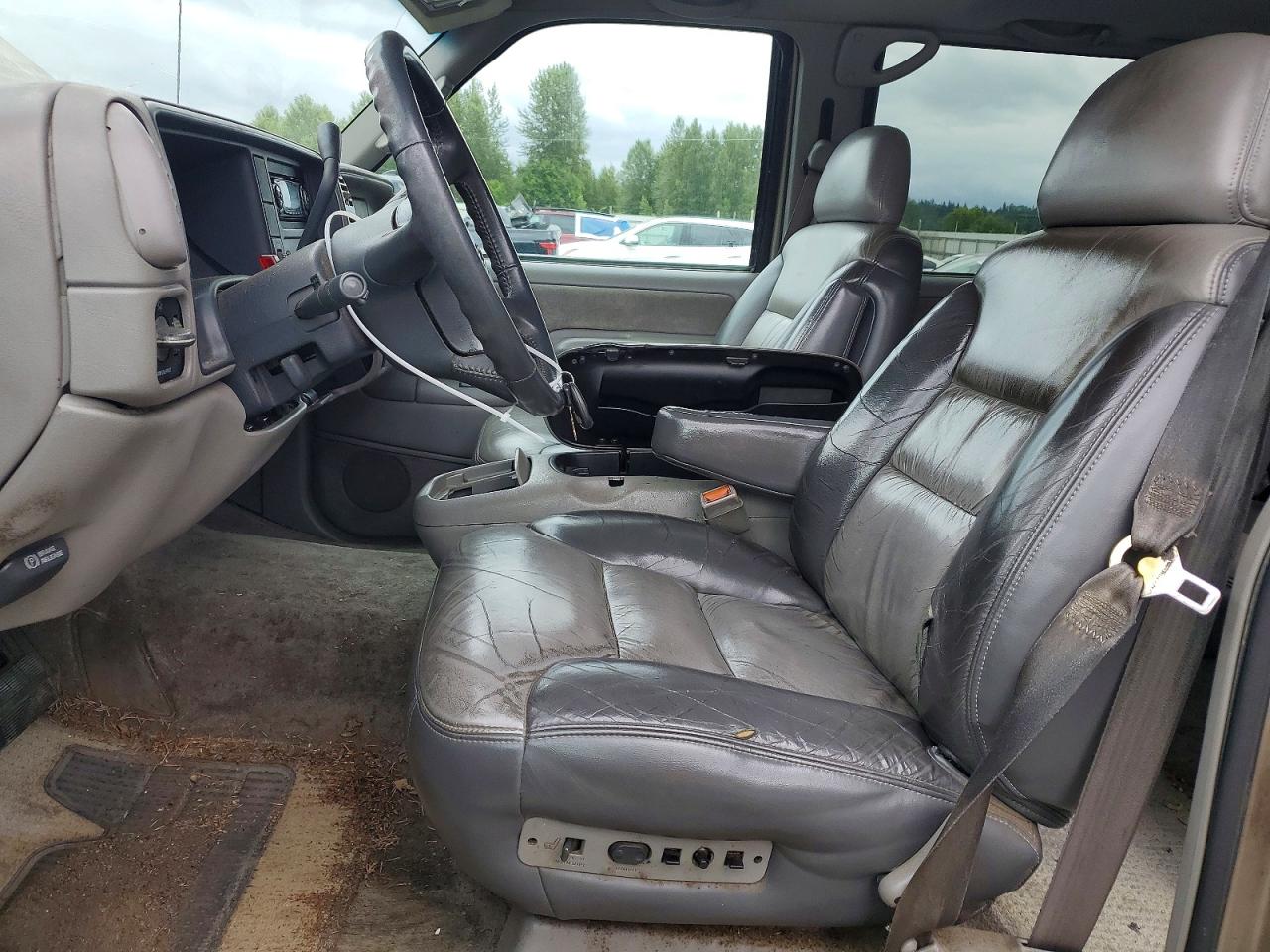 2000 Chevrolet Tahoe K1500 Tan vin: 1GNEK13R1YR147166
