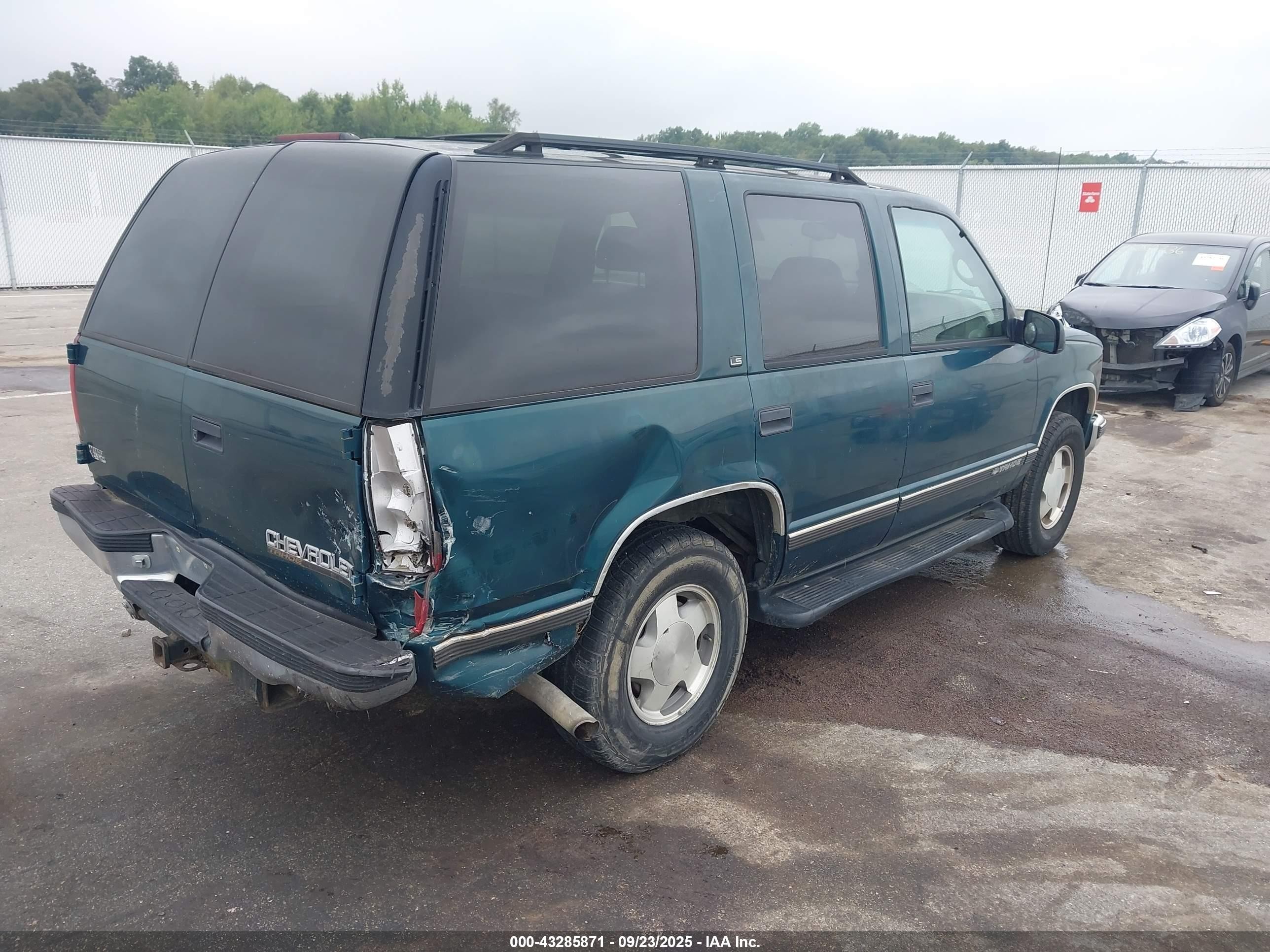1998 Chevrolet Tahoe Ls Green vin: 1GNEK13R2WJ336615