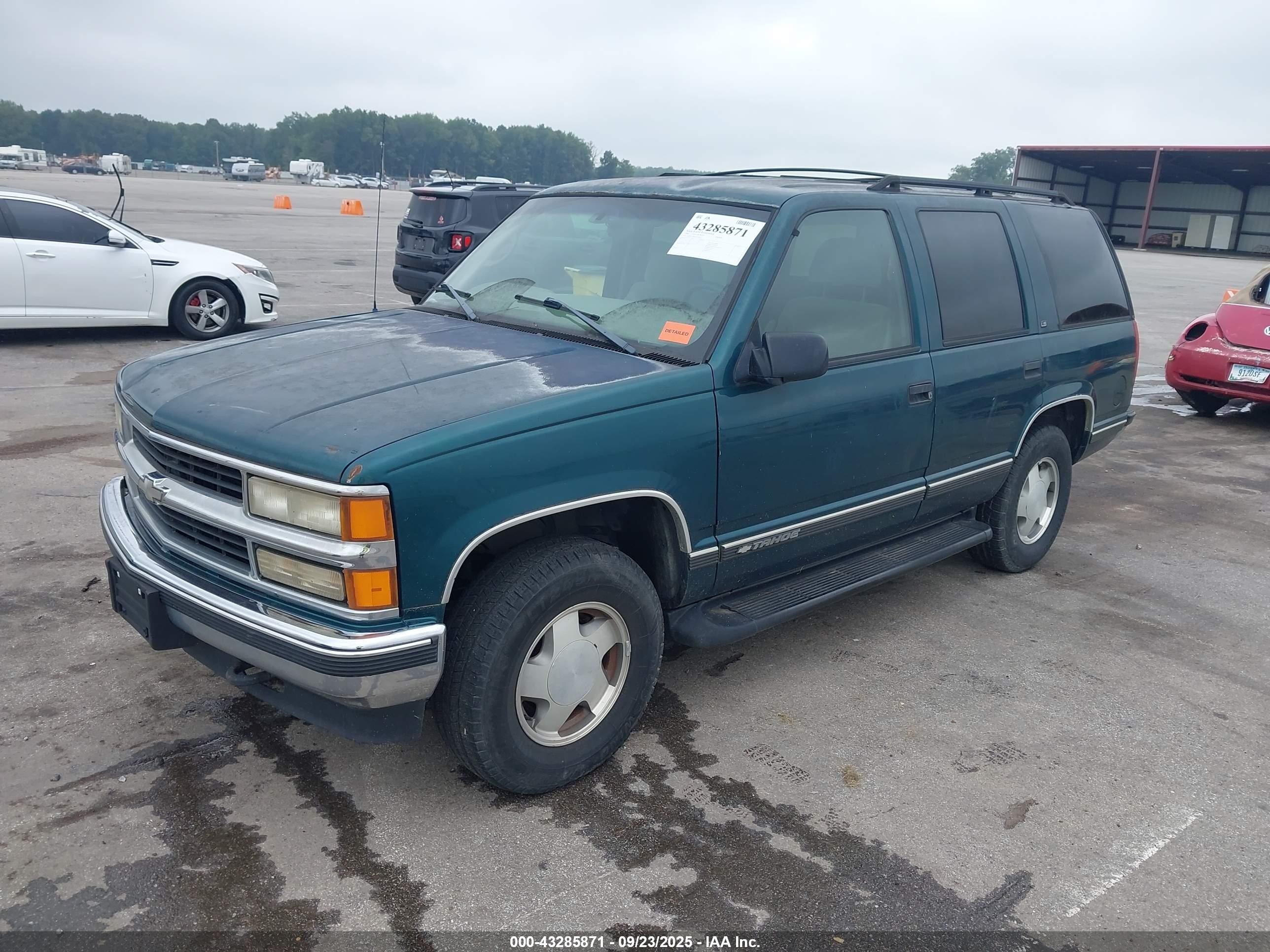 1998 Chevrolet Tahoe Ls Green vin: 1GNEK13R2WJ336615