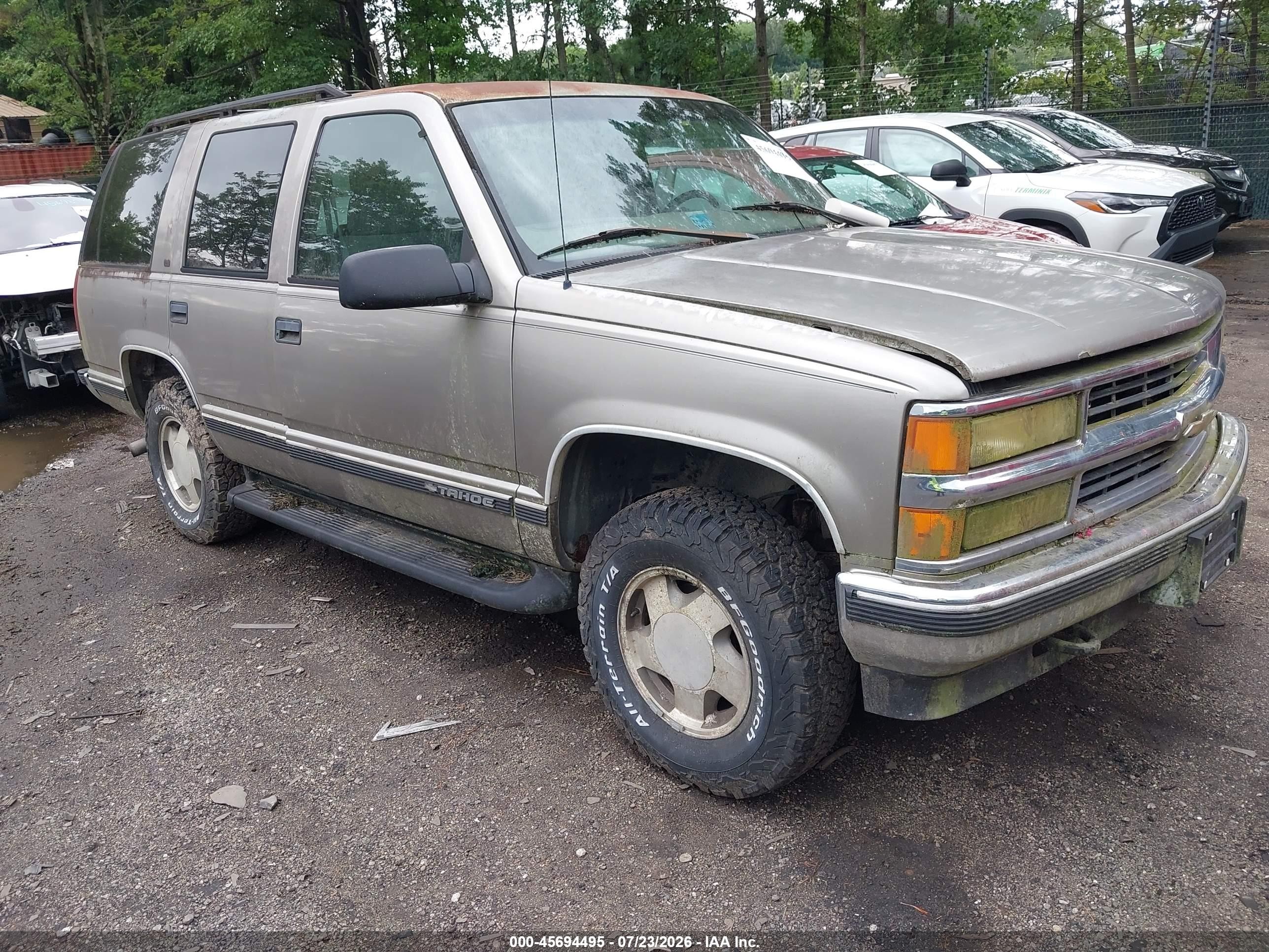 1999 Chevrolet Tahoe Ls Gold vin: 1GNEK13R2XJ498956