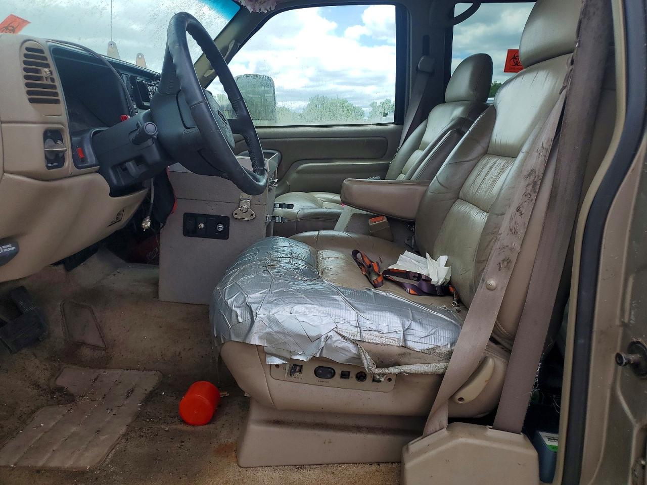 2000 Chevrolet Tahoe K1500 Brown vin: 1GNEK13R2YR179298