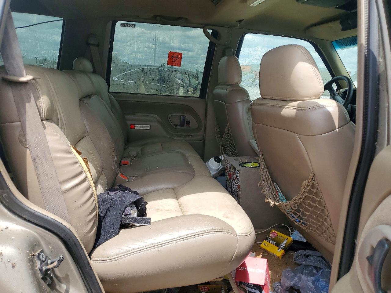 2000 Chevrolet Tahoe K1500 Brown vin: 1GNEK13R2YR179298