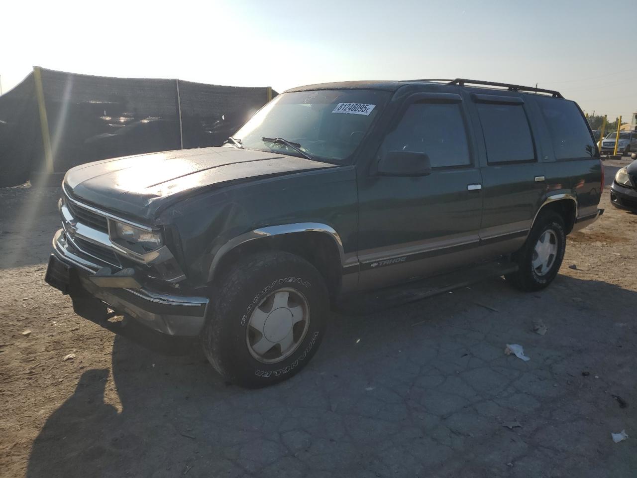 1998 Chevrolet Tahoe K1500 Green vin: 1GNEK13R3WJ313456