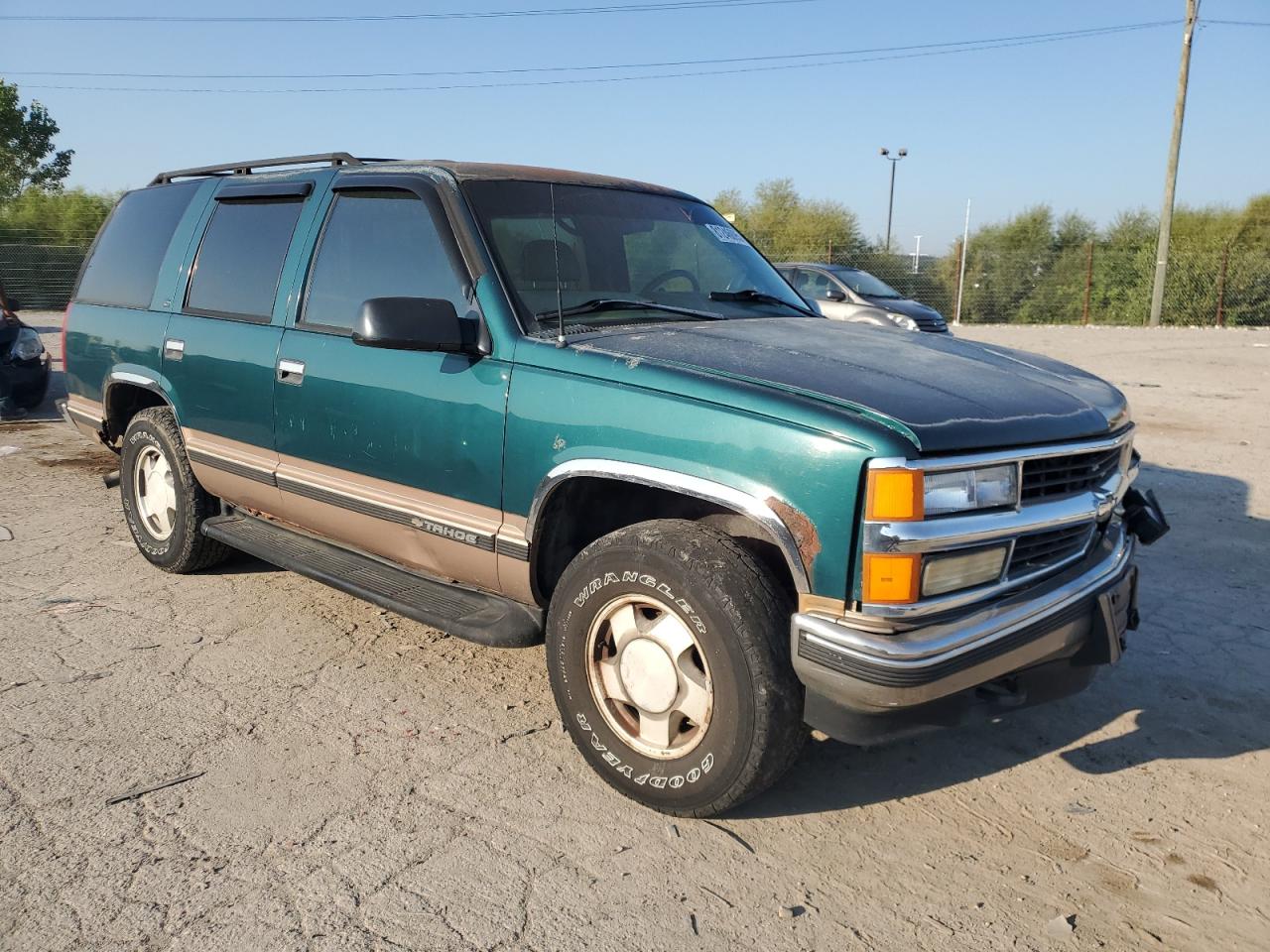 1998 Chevrolet Tahoe K1500 Green vin: 1GNEK13R3WJ313456
