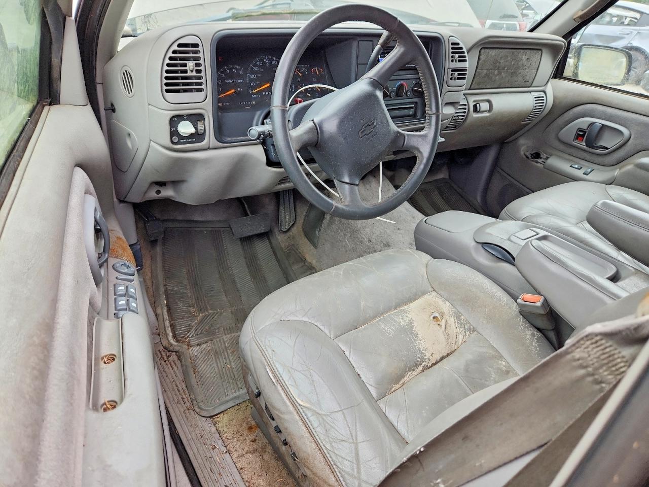 1998 Chevrolet Tahoe K1500 Beige vin: 1GNEK13R3WJ338096