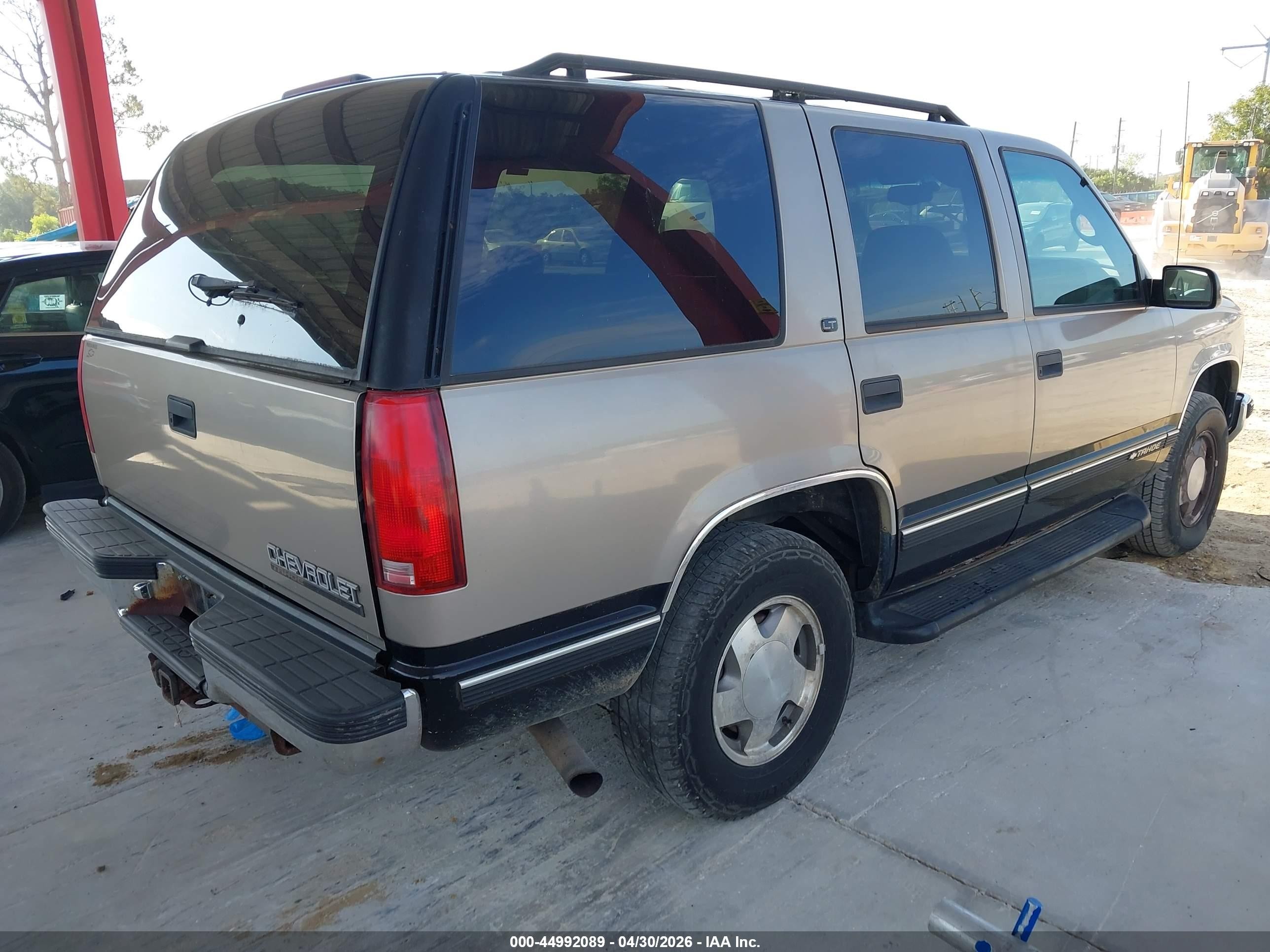1998 Chevrolet Tahoe Ls Gold vin: 1GNEK13R3WJ355447