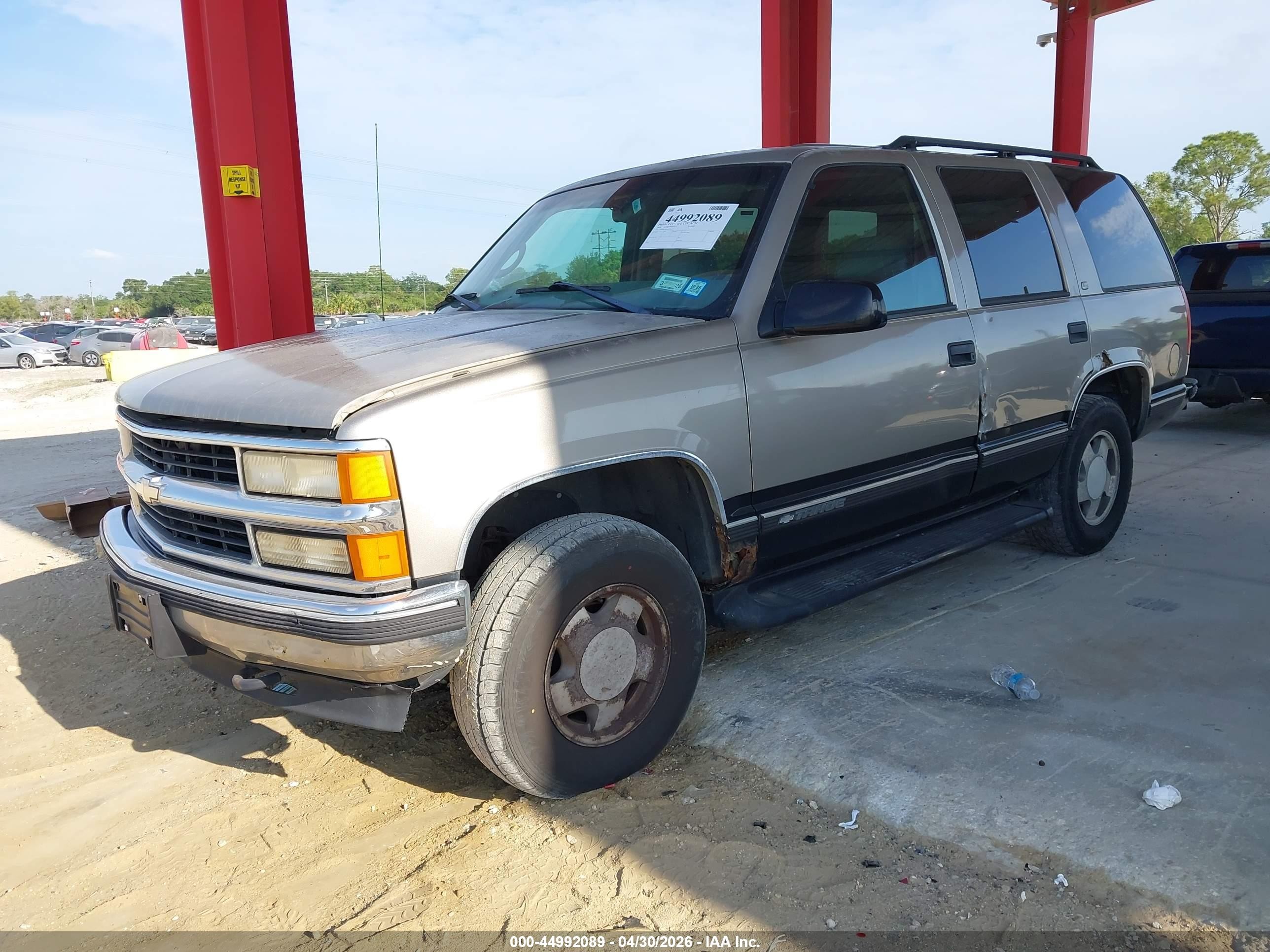 1998 Chevrolet Tahoe Ls Gold vin: 1GNEK13R3WJ355447