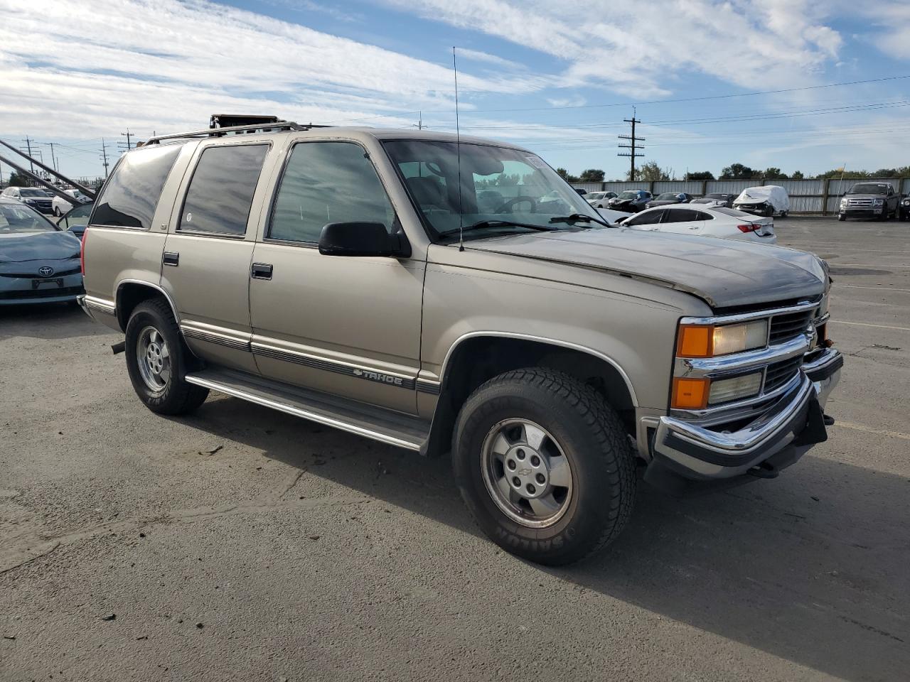 1998 Chevrolet Tahoe K1500 Gray vin: 1GNEK13R3WR107314