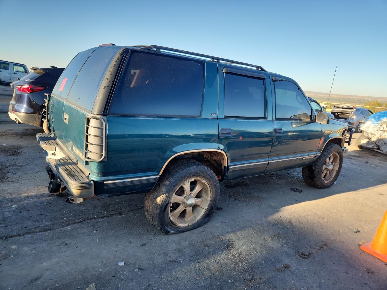 1999 Chevrolet Tahoe K1500 Green vin: 1GNEK13R3XJ513285