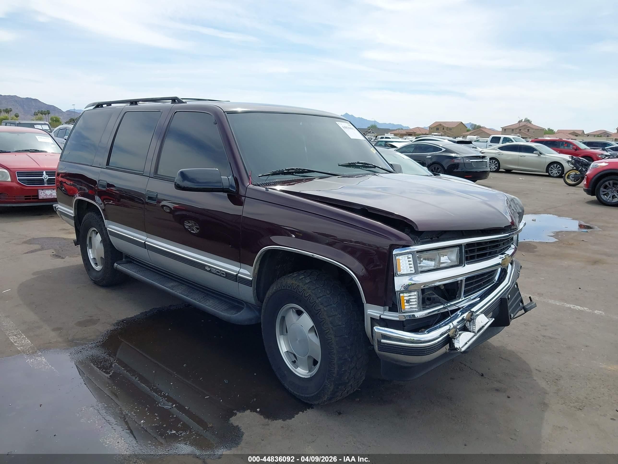 1996 Chevrolet Tahoe K1500 Maroon vin: 1GNEK13R4TJ318550