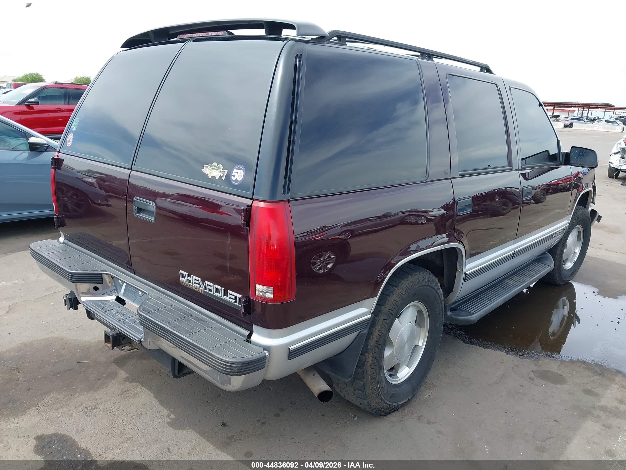 1996 Chevrolet Tahoe K1500 Maroon vin: 1GNEK13R4TJ318550