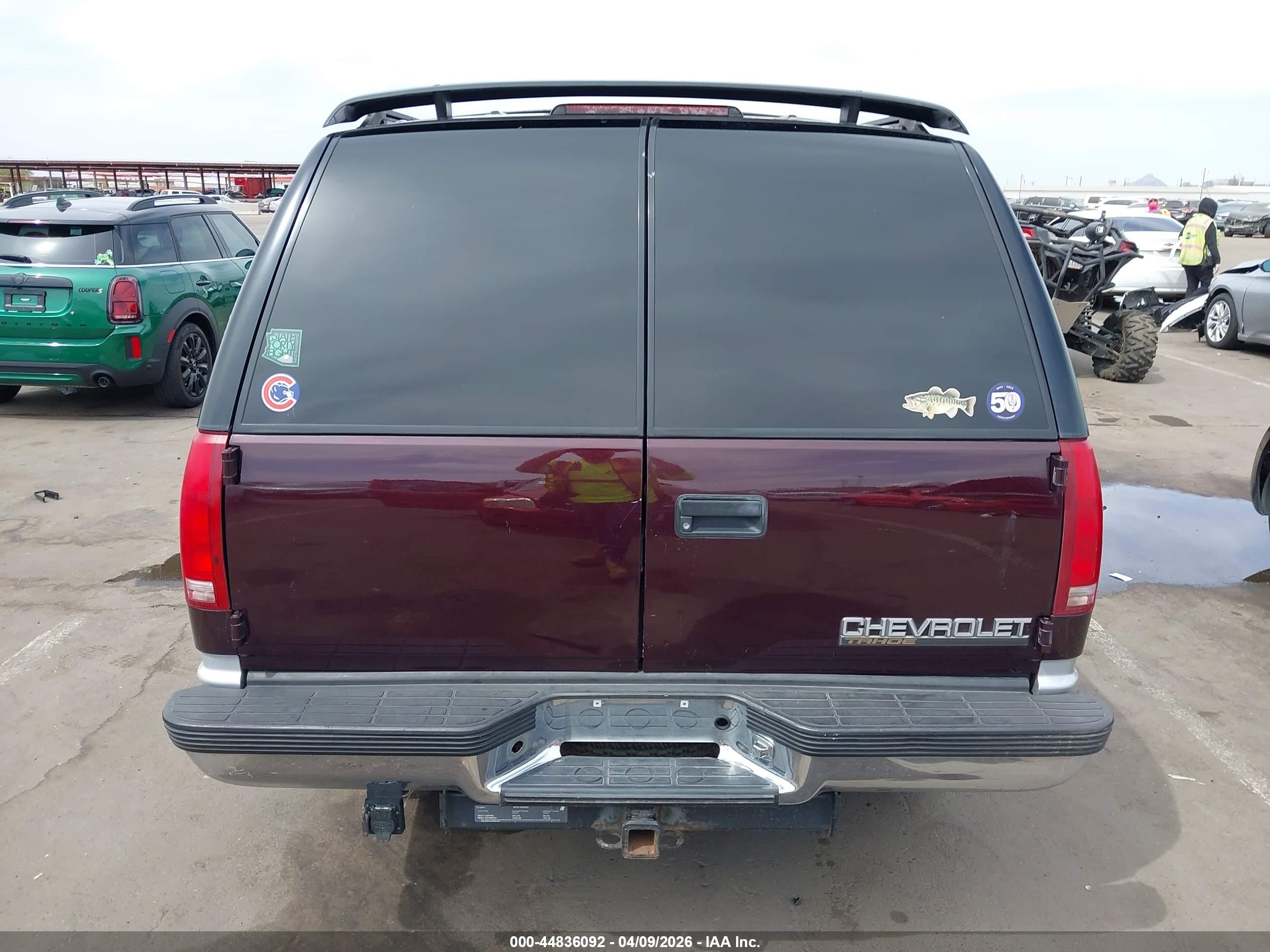 1996 Chevrolet Tahoe K1500 Maroon vin: 1GNEK13R4TJ318550