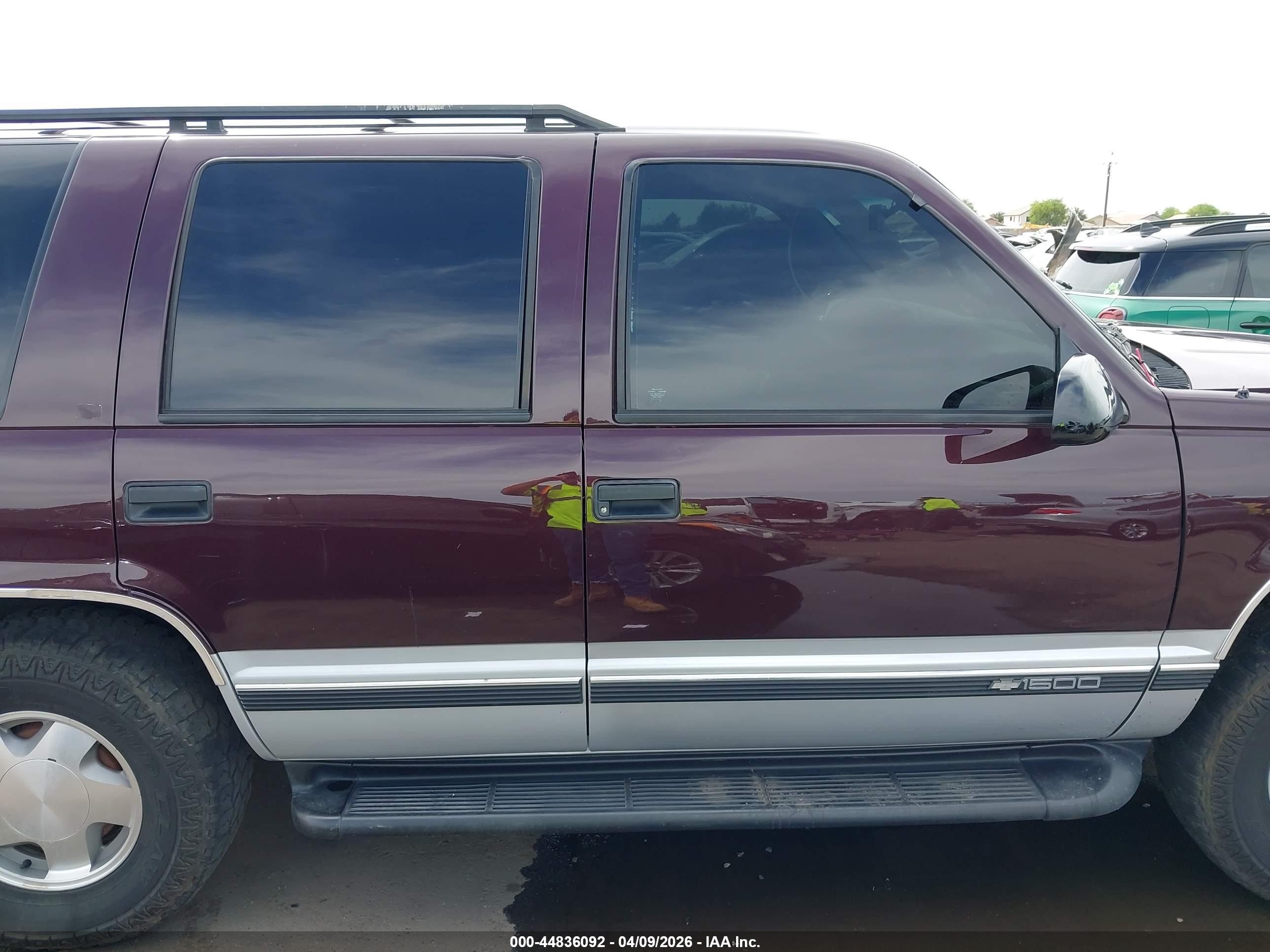 1996 Chevrolet Tahoe K1500 Maroon vin: 1GNEK13R4TJ318550
