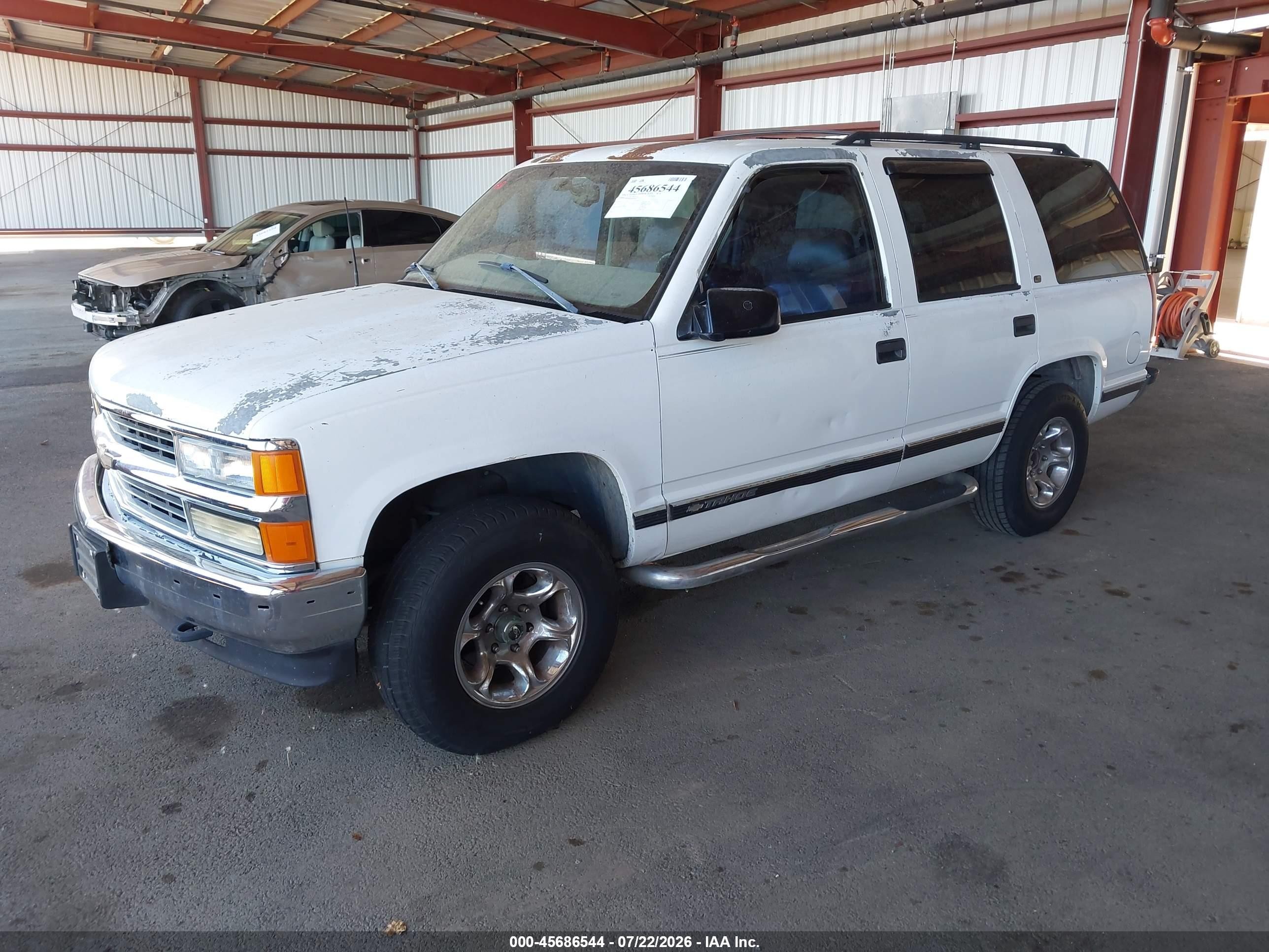 1998 Chevrolet Tahoe Ls White vin: 1GNEK13R4WJ316754