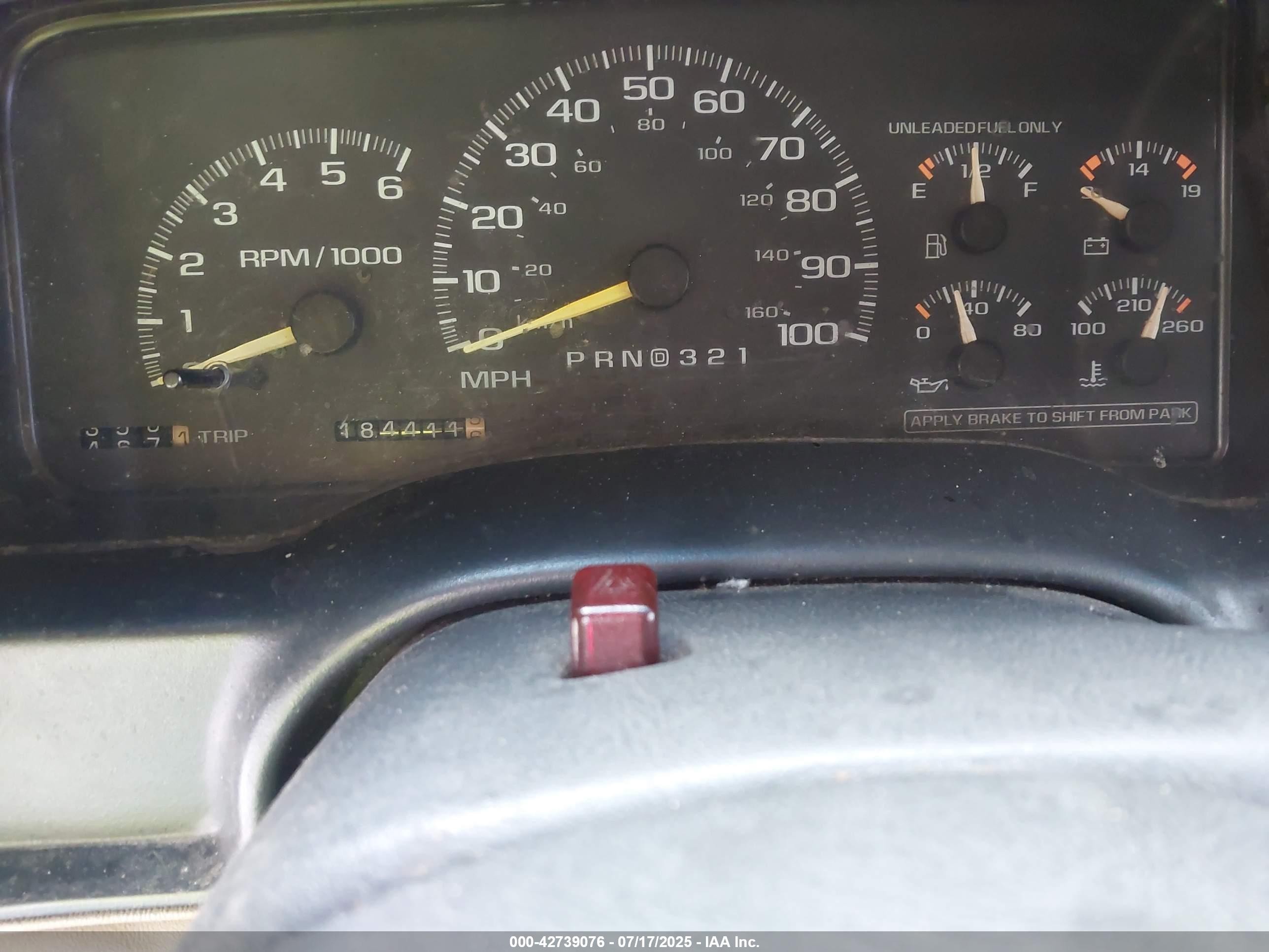 1998 Chevrolet Tahoe Ls Бордовый vin: 1GNEK13R4WJ376047