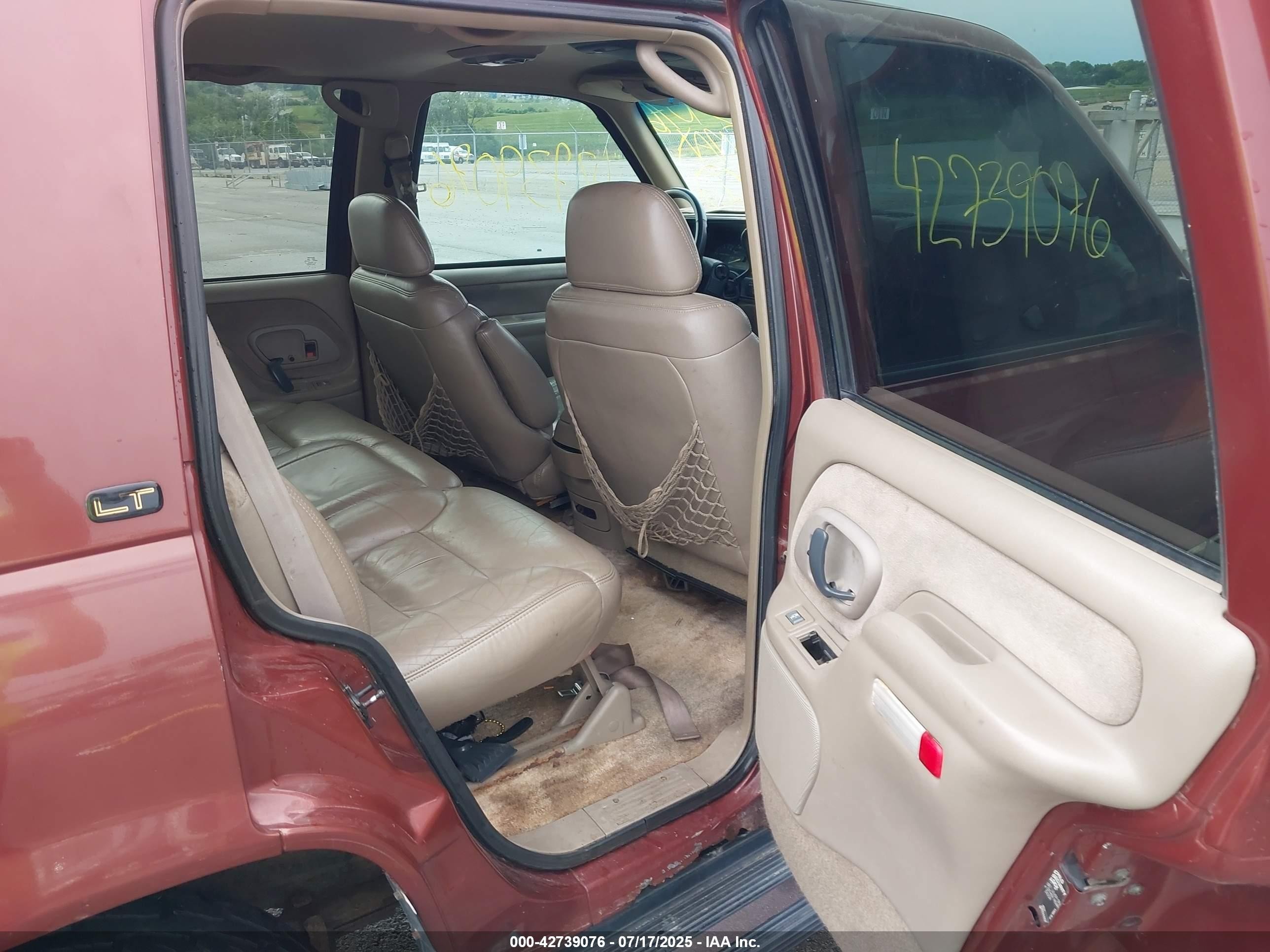 1998 Chevrolet Tahoe Ls Бордовый vin: 1GNEK13R4WJ376047