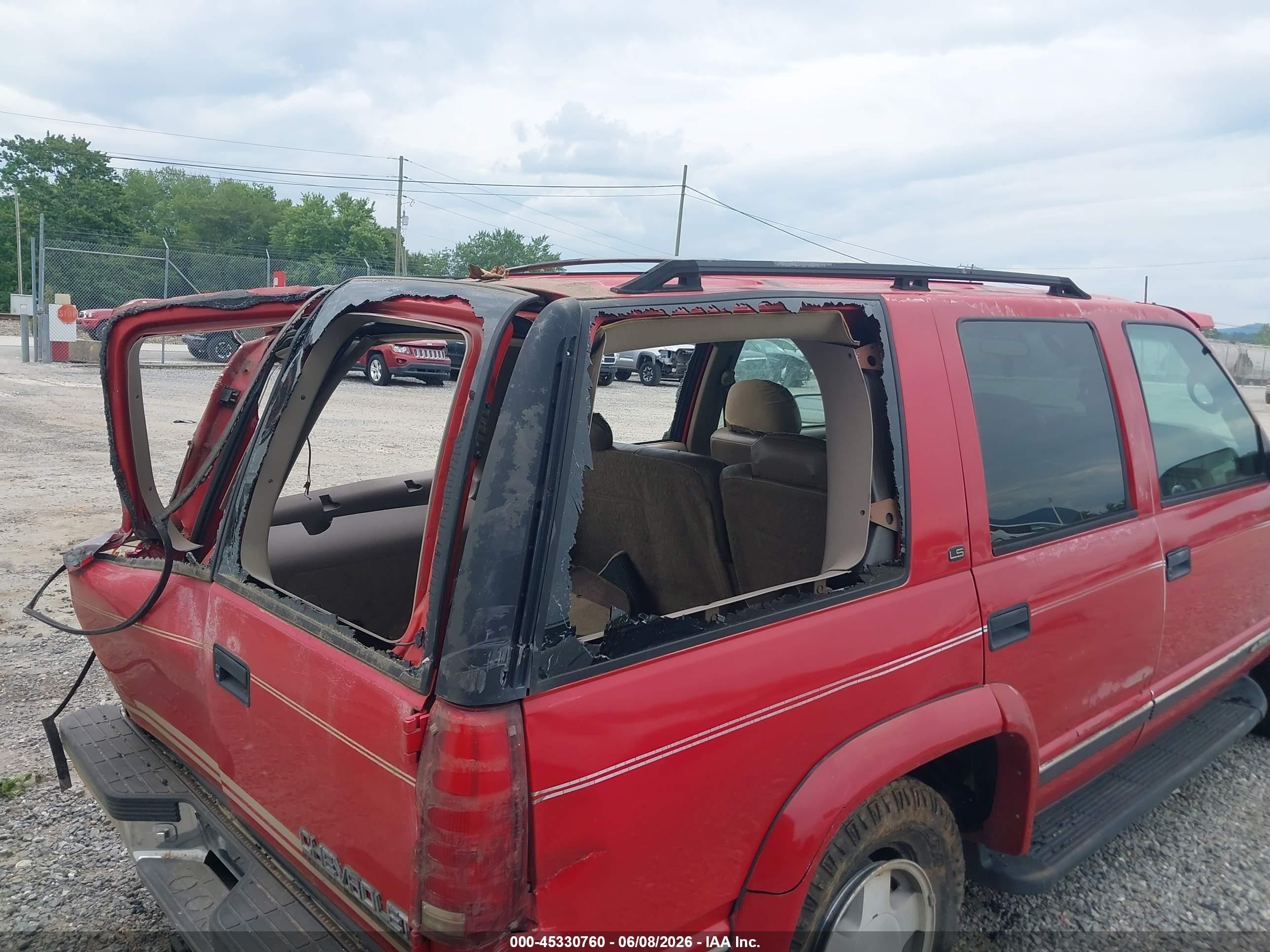 1999 Chevrolet Tahoe Ls Red vin: 1GNEK13R4XJ345351