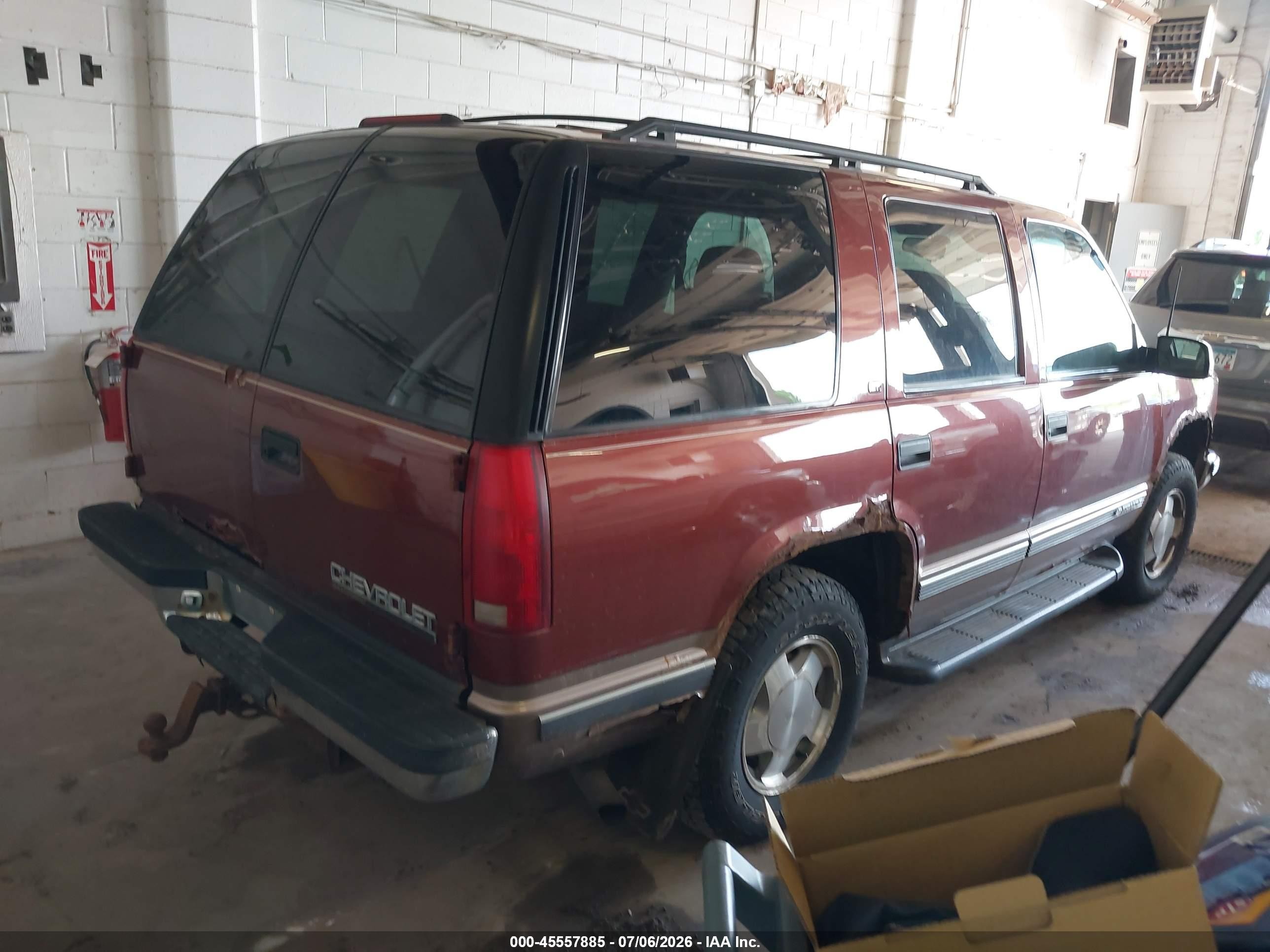 1998 Chevrolet Tahoe Ls Burgundy vin: 1GNEK13R5WR131940