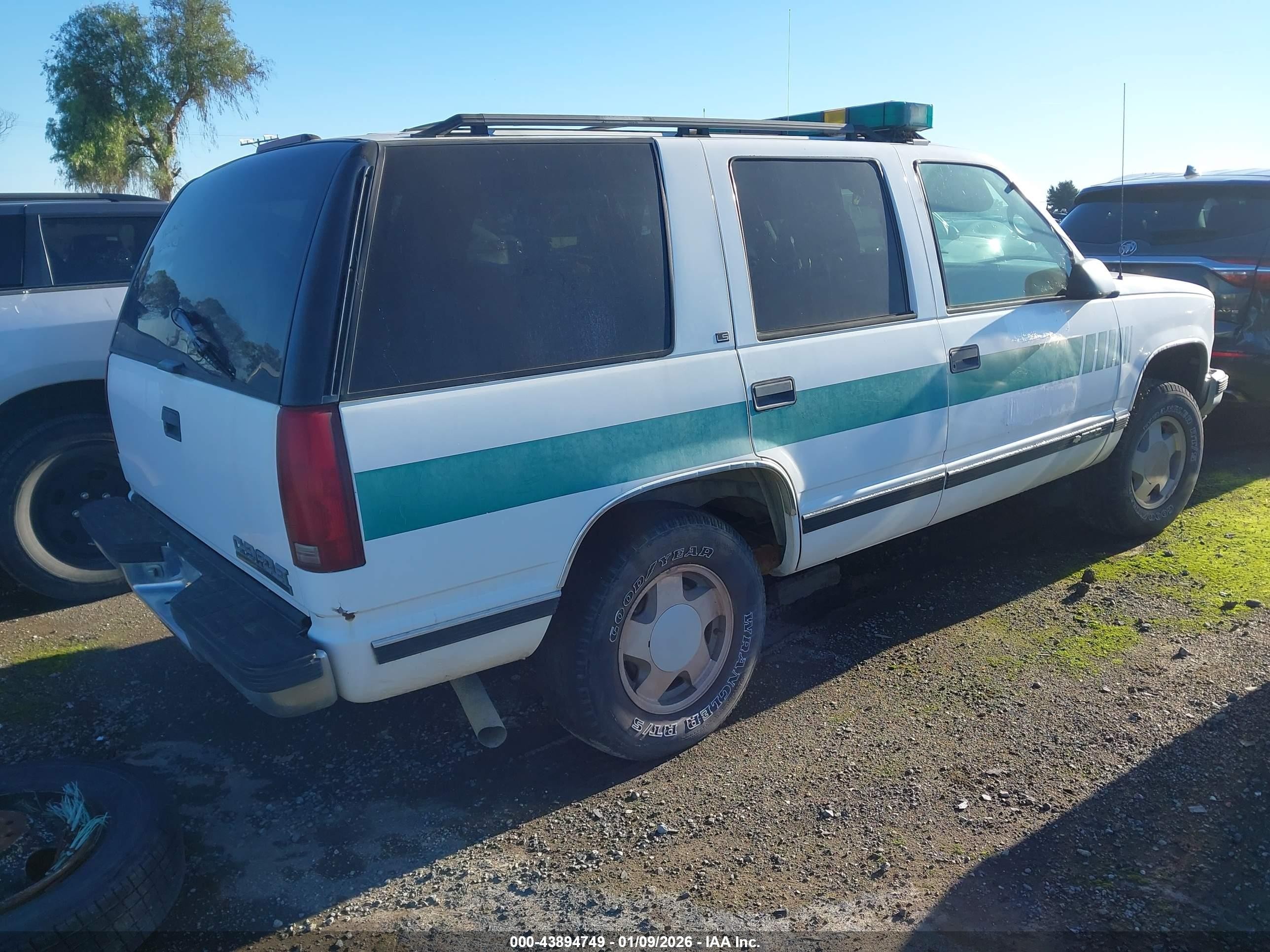 1996 Chevrolet Tahoe K1500 White vin: 1GNEK13R6TJ387174